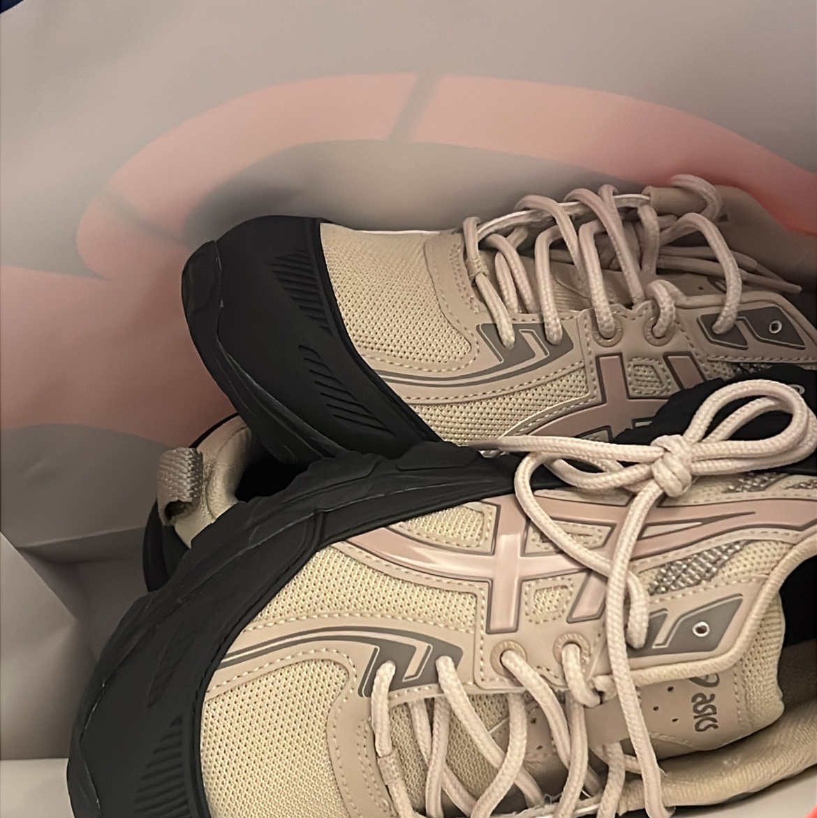 Asics Gel-Venture 6 Shield Black Feather Grey 착용 스타일 - 3