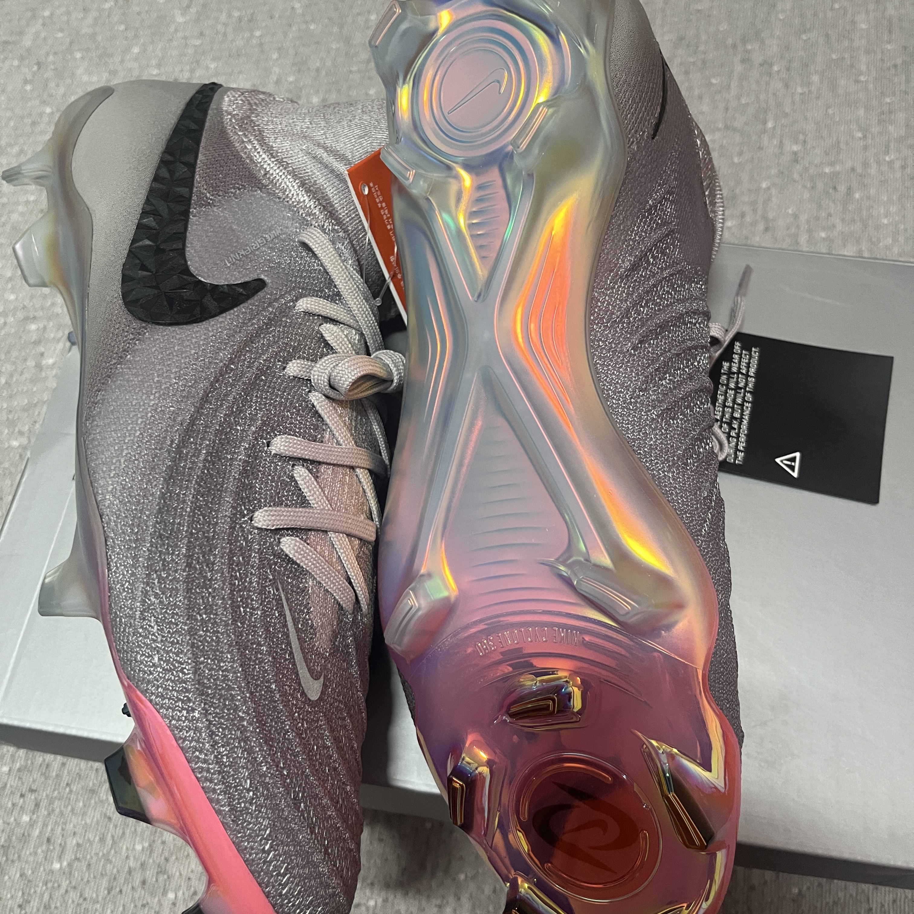 Nike Phantom Luna 2 Elite FG Atmosphere Grey Black 착용 스타일