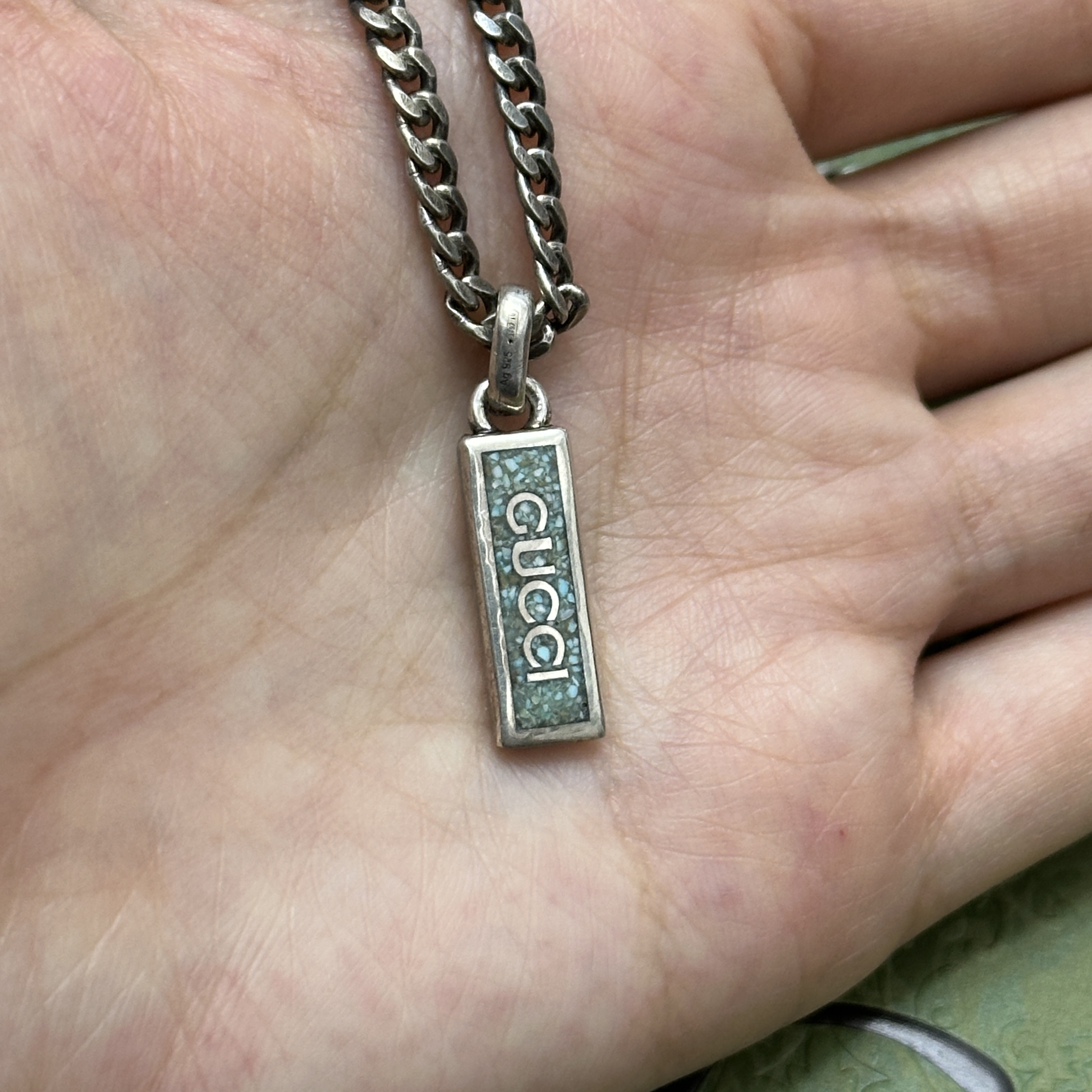 Gucci Necklace With Enamel Pendant Silver 착용 스타일
