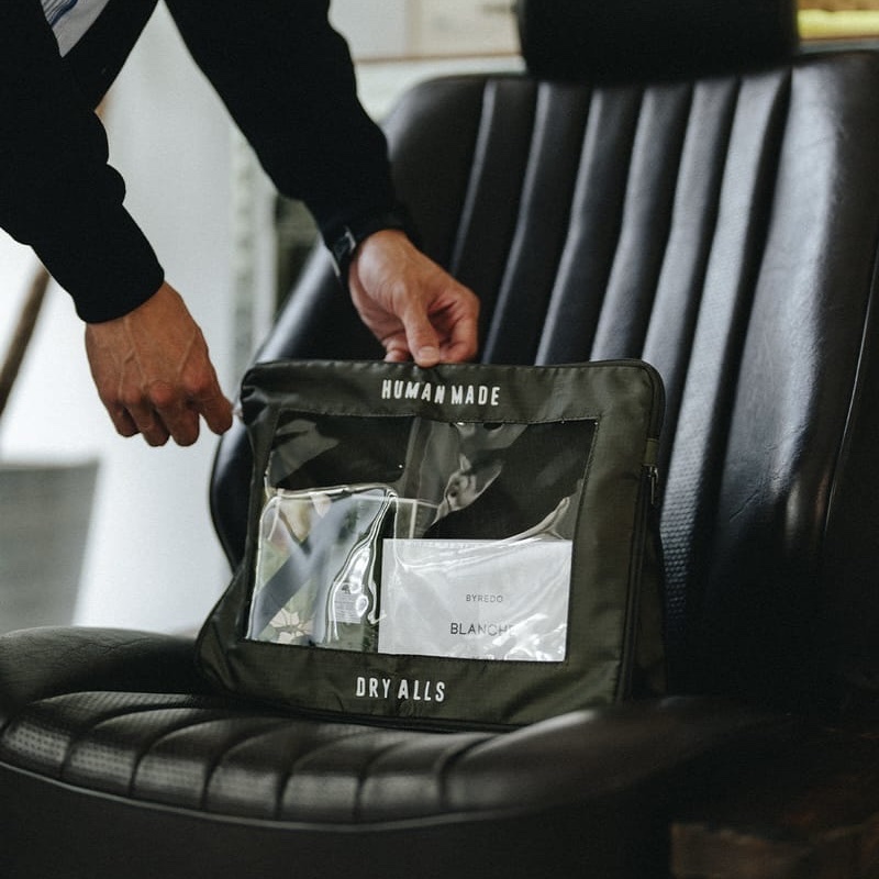 Human Made Travel Case Large Olive Drab, Human Made Travel Case Large Olive Drab 착용 스타일 - 1
