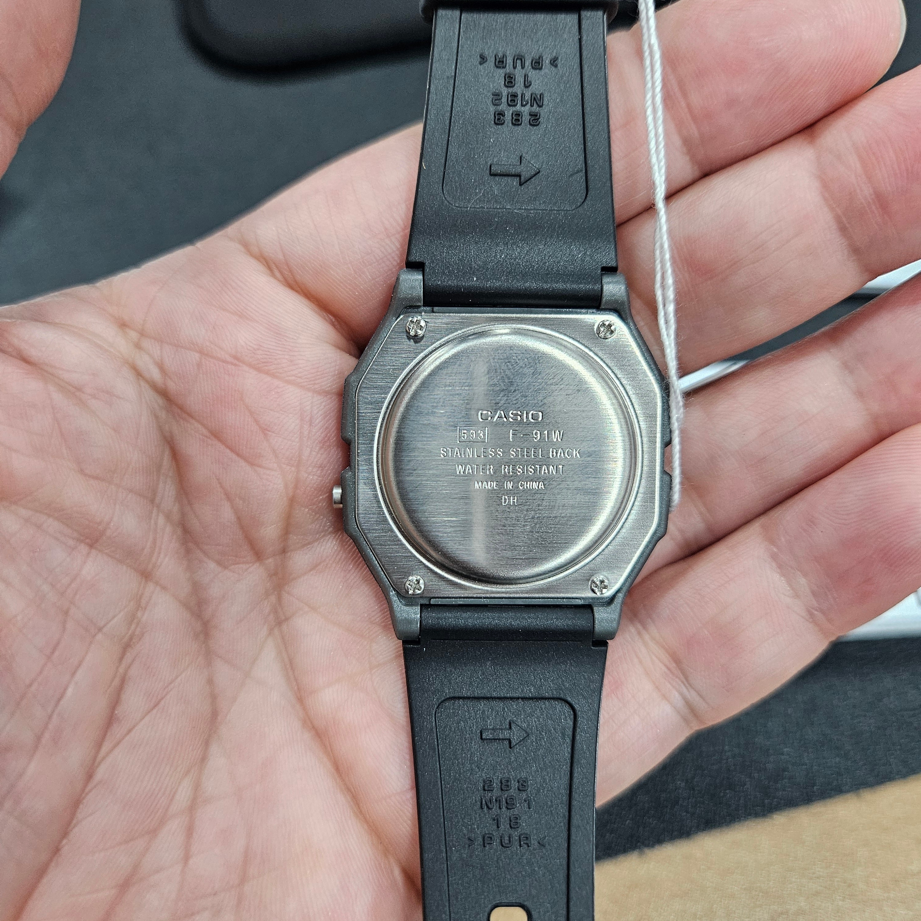 Casio F-91WM-1B 착용 스타일 - 2