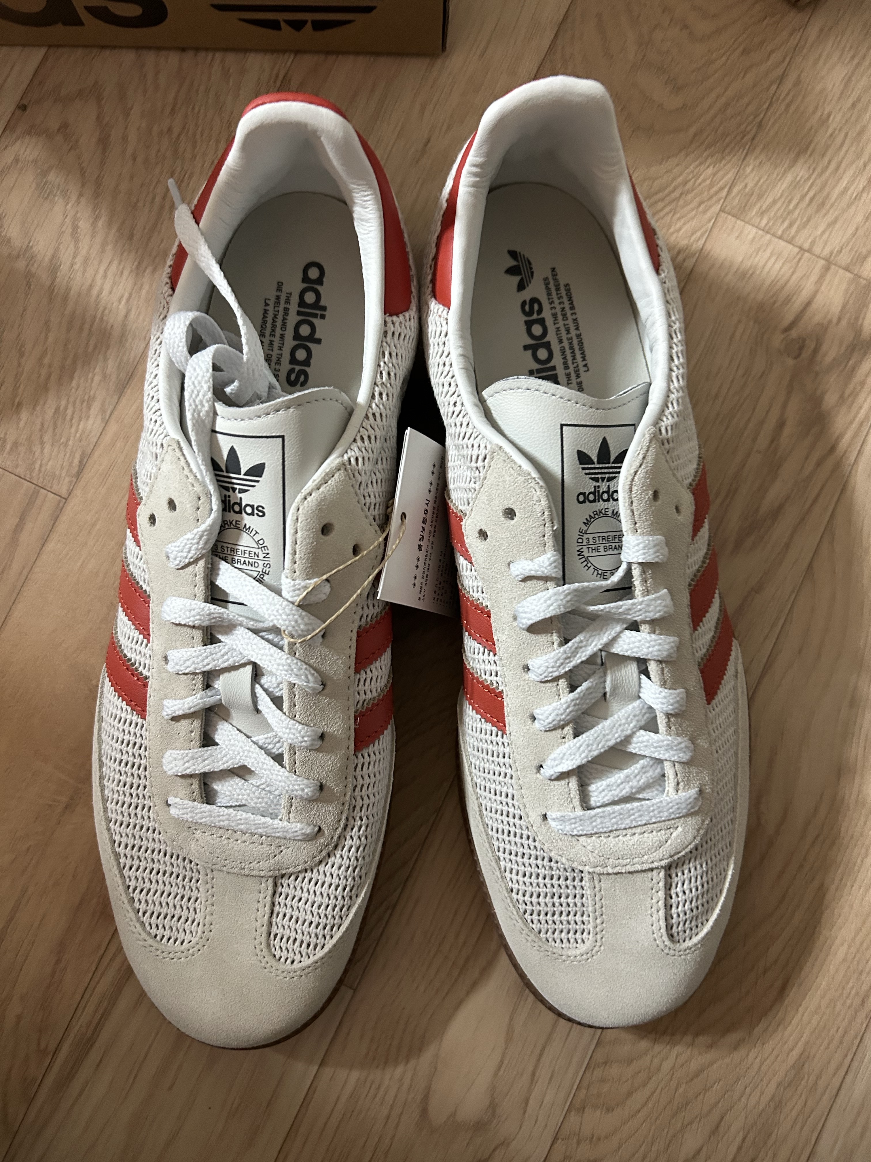 Adidas Samba OG Crystal White Preloved Red 착용 스타일