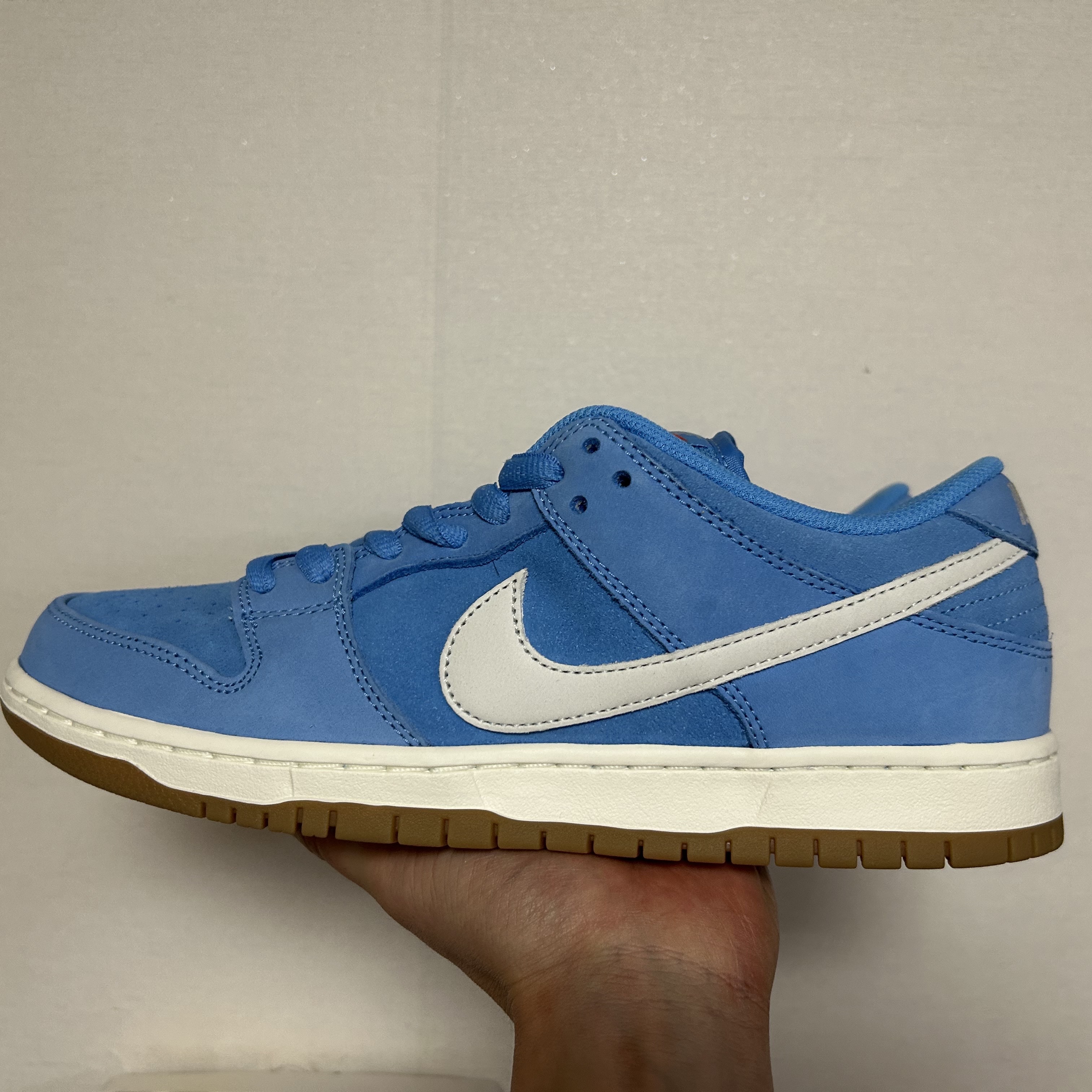 Nike SB Dunk Low Pro University Blue Sail 착용 스타일 - 1