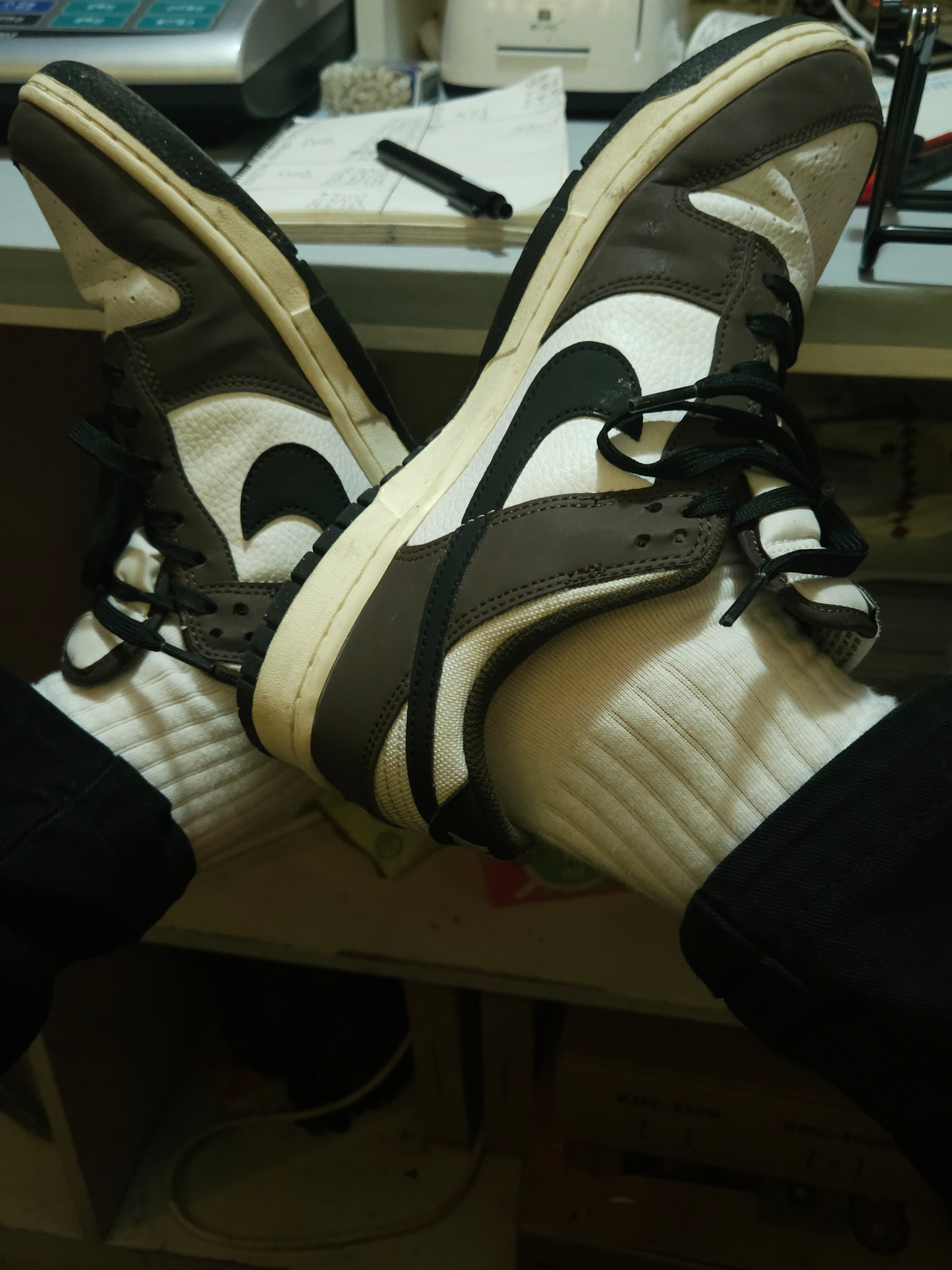 Nike Dunk Low Retro Next Nature Baroque Brown White 착용 스타일 - 3