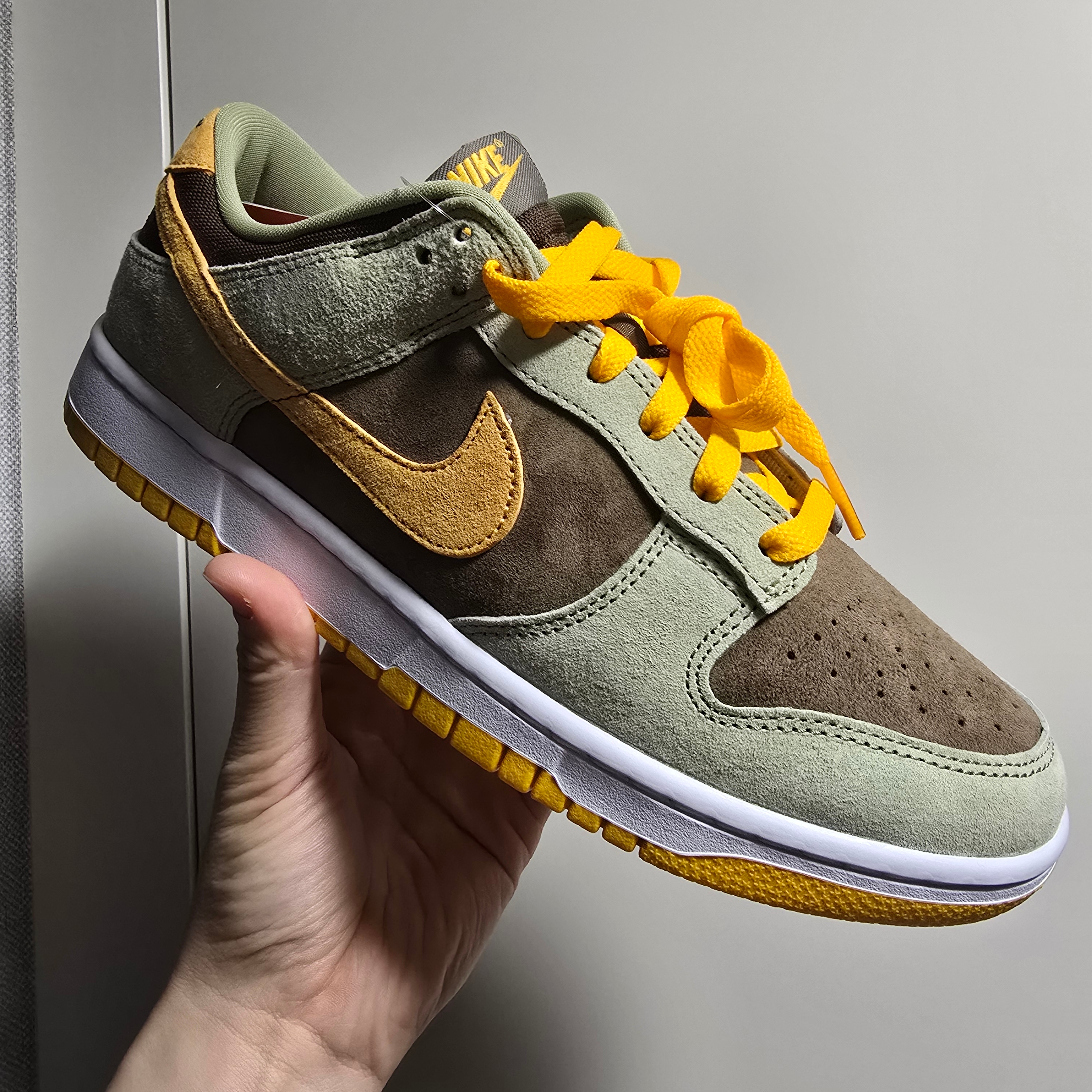 Nike Dunk Low SE Dusty Olive 착용 스타일