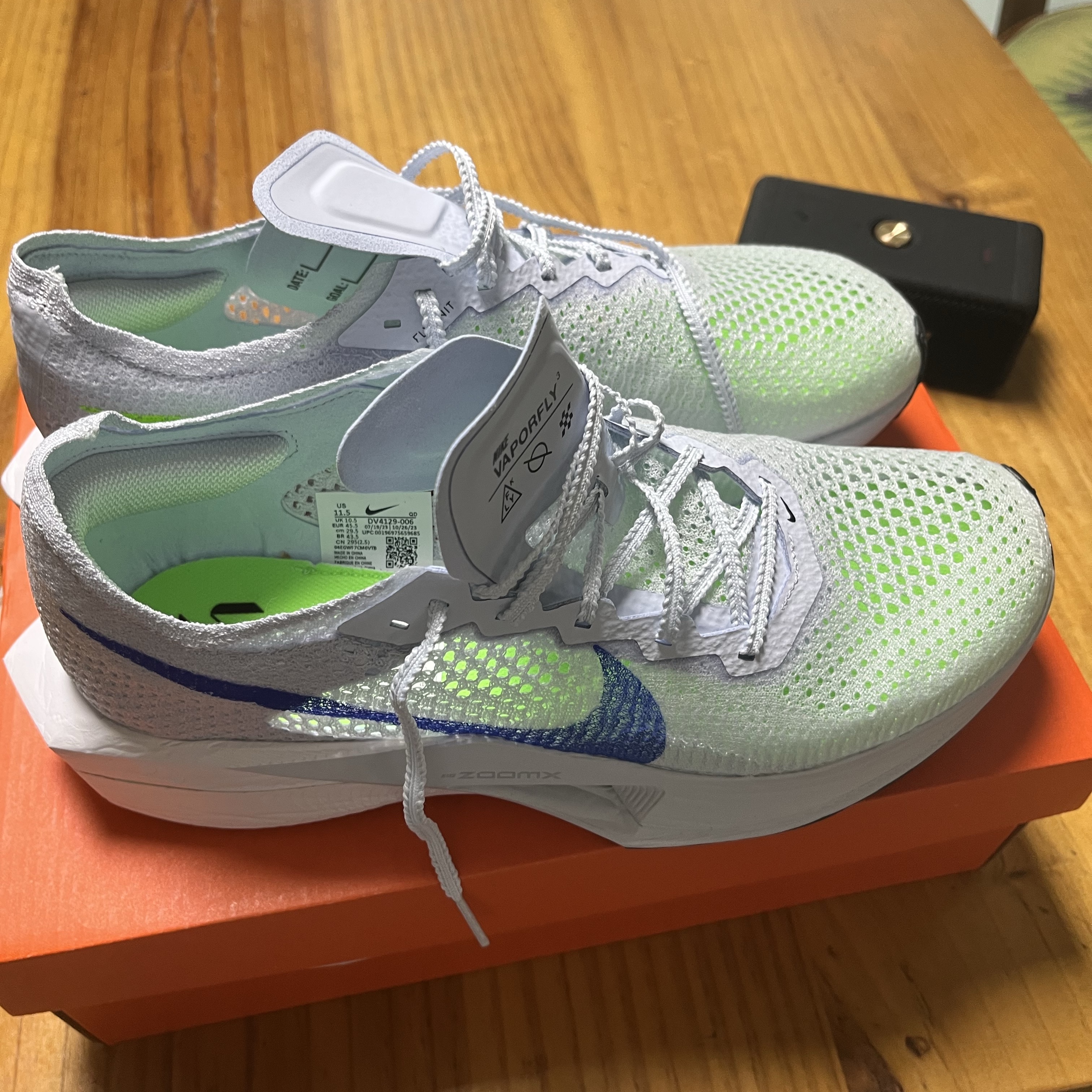 Nike ZoomX Vaporfly Next% 3 Football Grey Racer Blue 착용 스타일