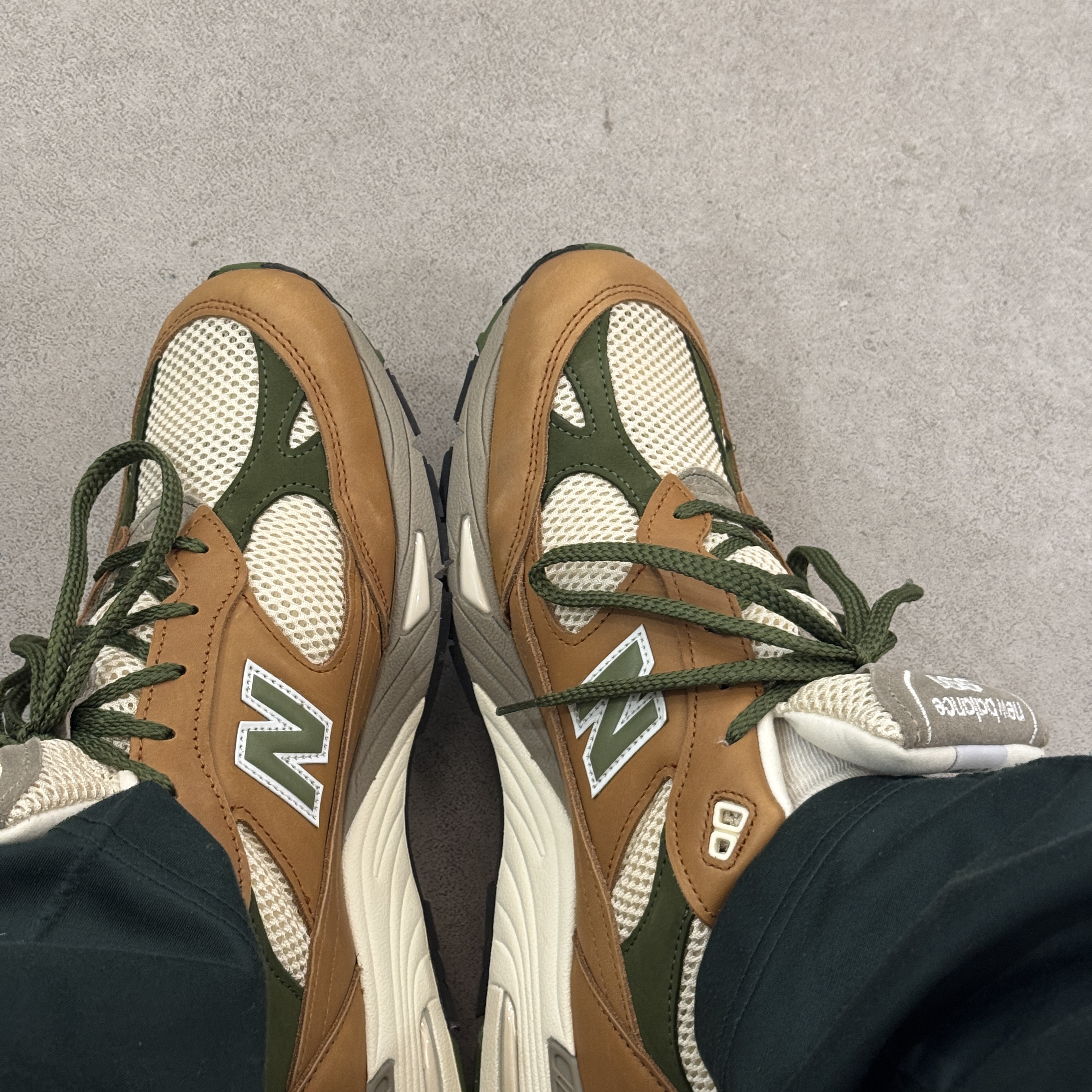 New Balance x Aime Leon Dore 991 Made in UK Tan 착용 스타일 - 3