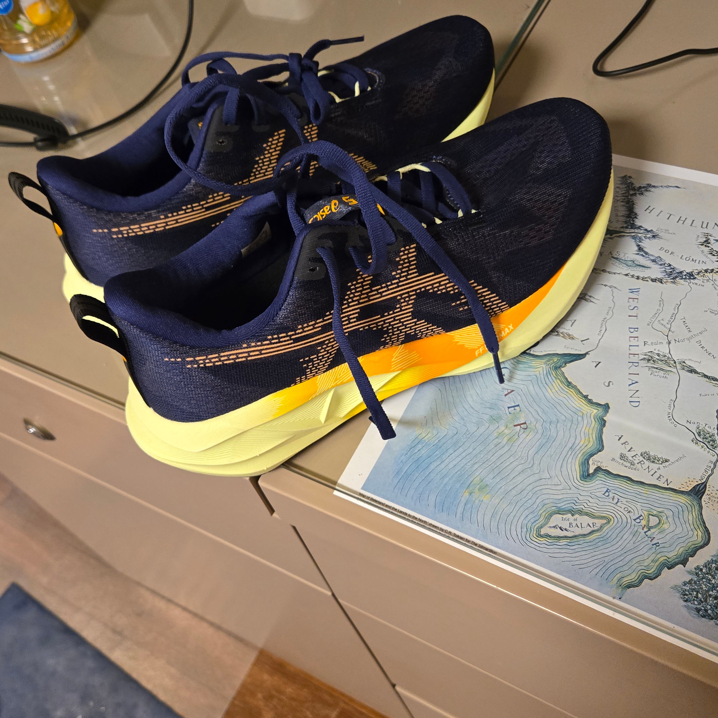 Asics Novablast 5 Indigo Blue Amber - 2E Wide 착용 스타일