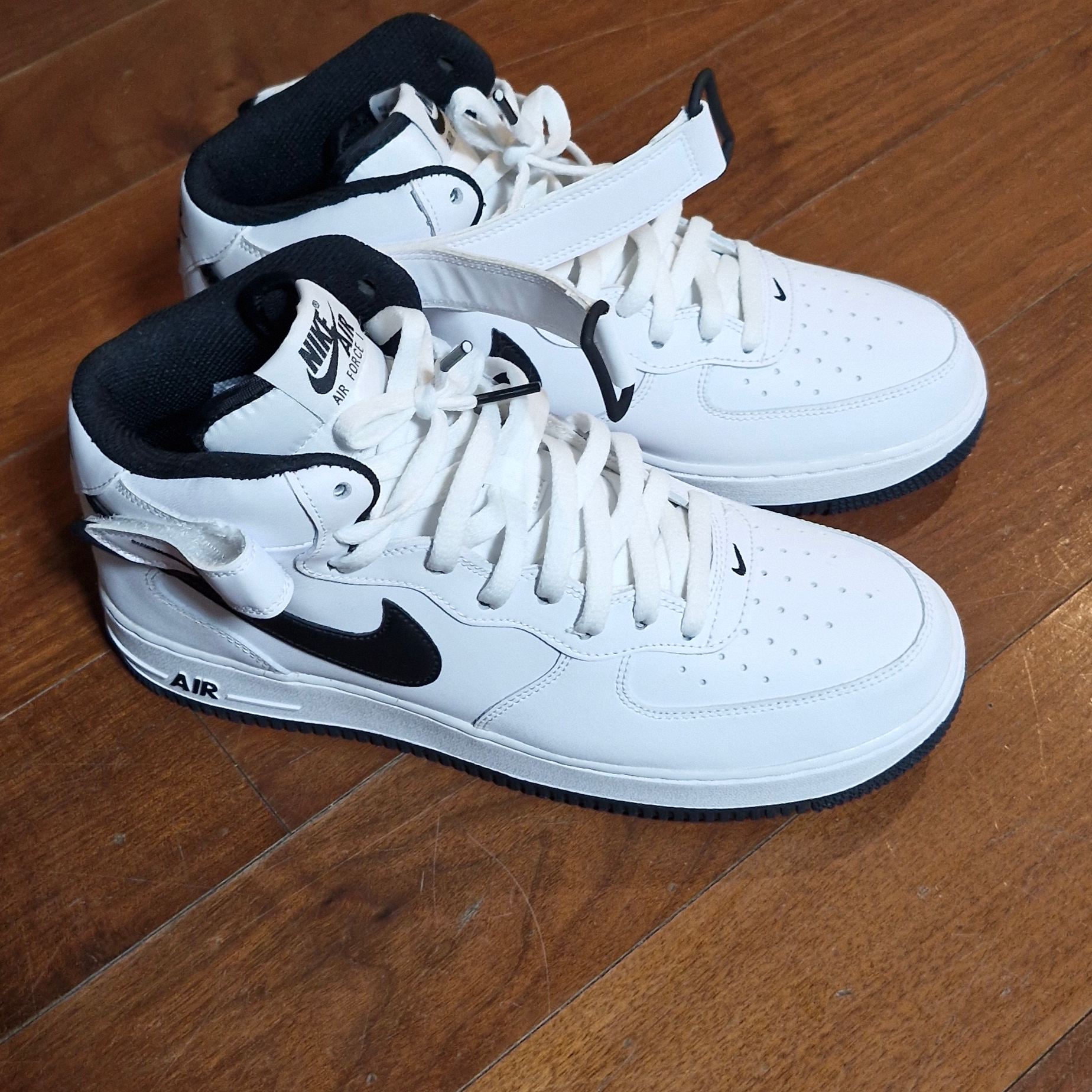 Nike Air Force 1 Mid '07 White Black 착용 스타일 - 2