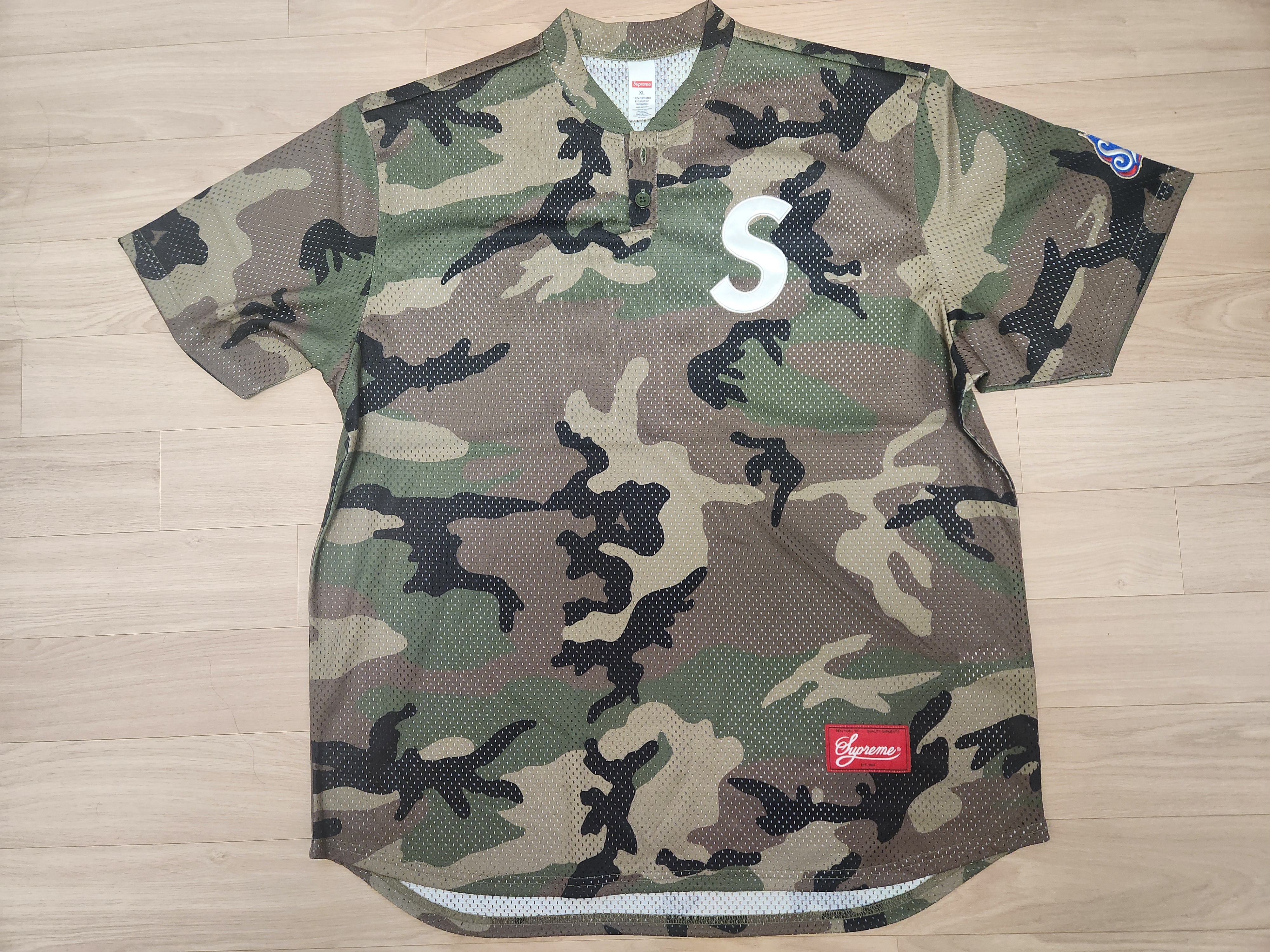 Supreme S Logo Baseball Henley Woodland Camo - 24FW 착용 스타일 - 1