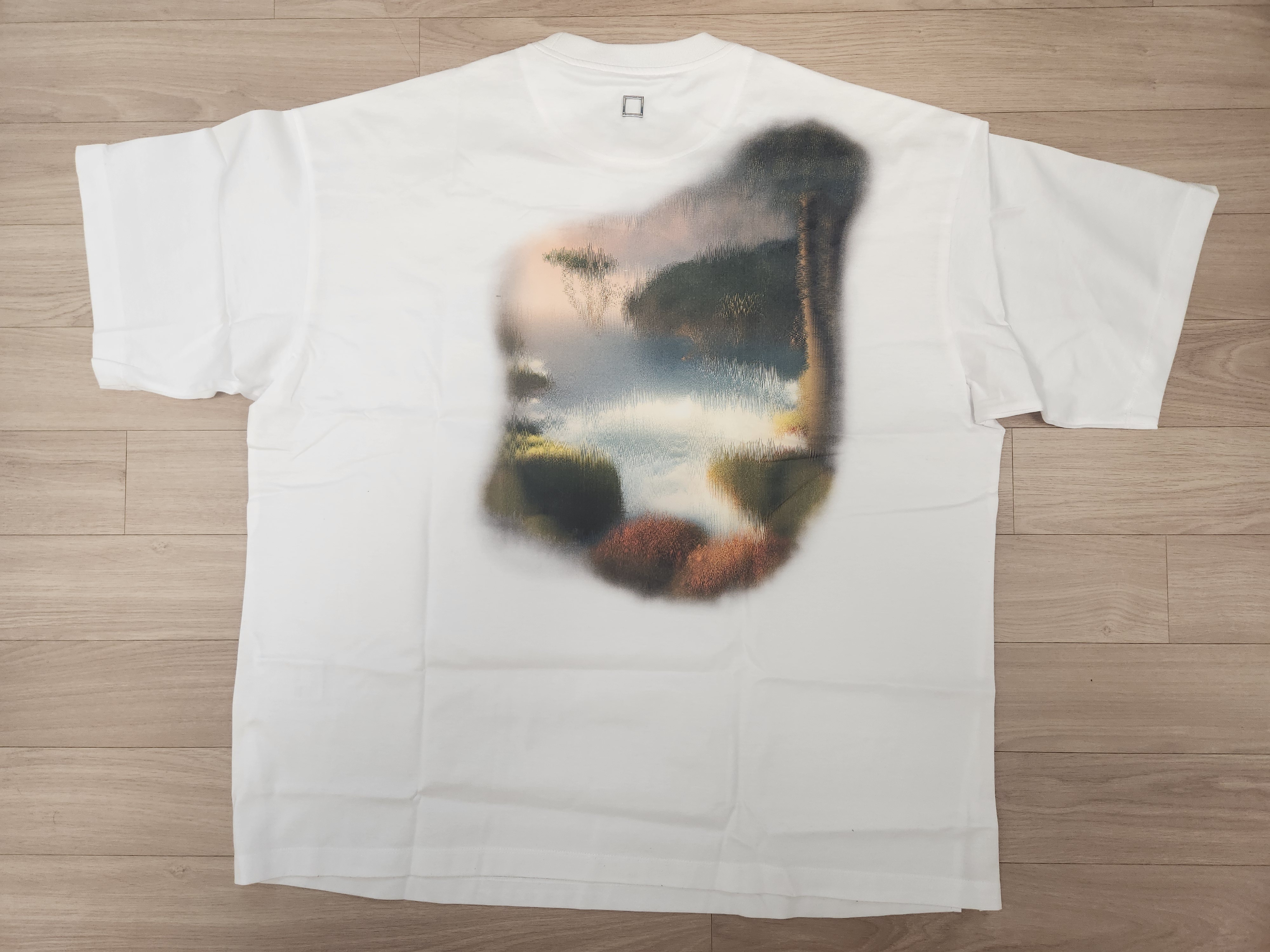 Wooyoungmi Blur Graphic T-Shirt White - 24SS 착용 스타일 - 3