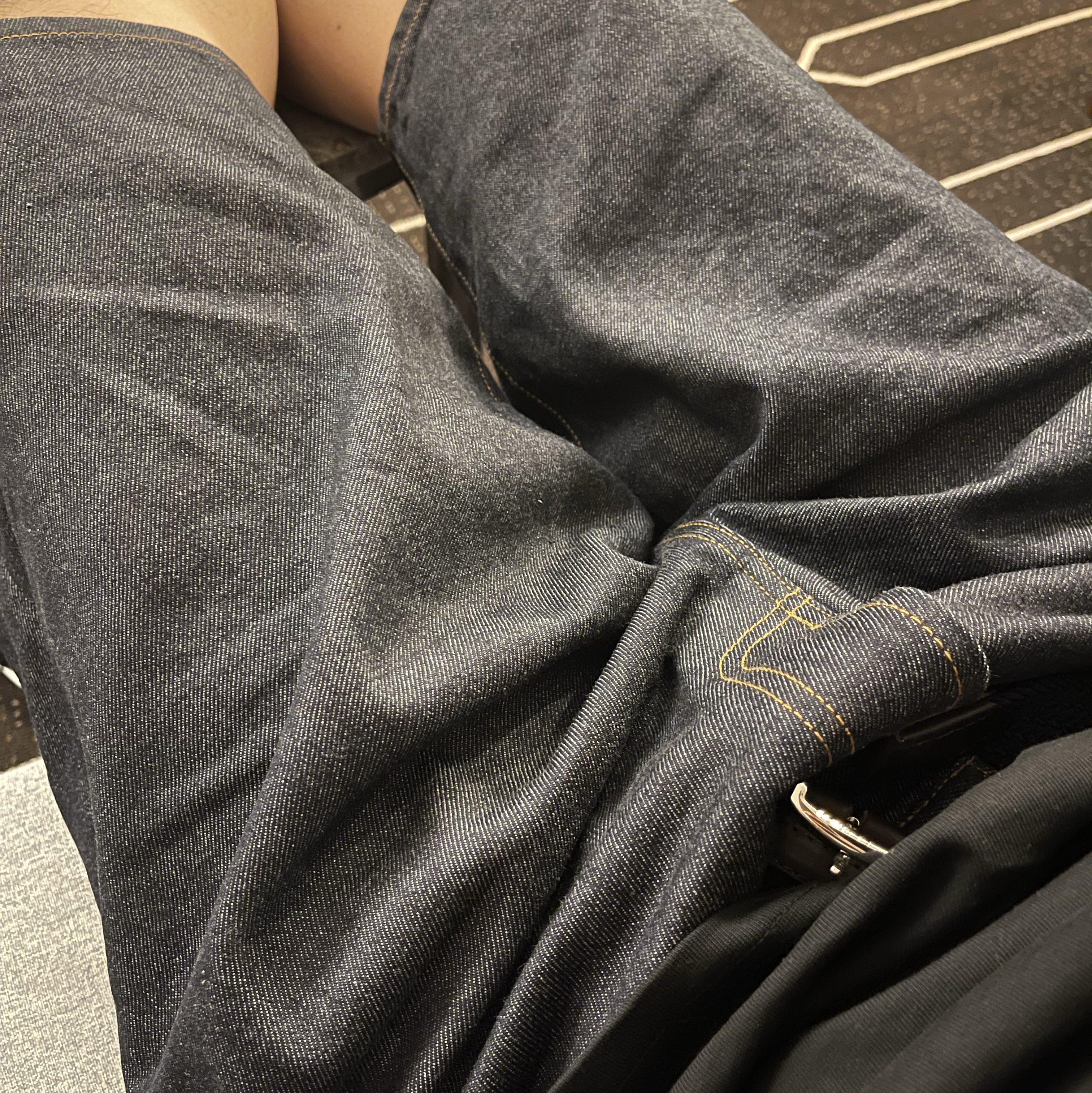 Supreme Rigid Baggy Selvedge Denim Short Rigid Indigo 착용 스타일