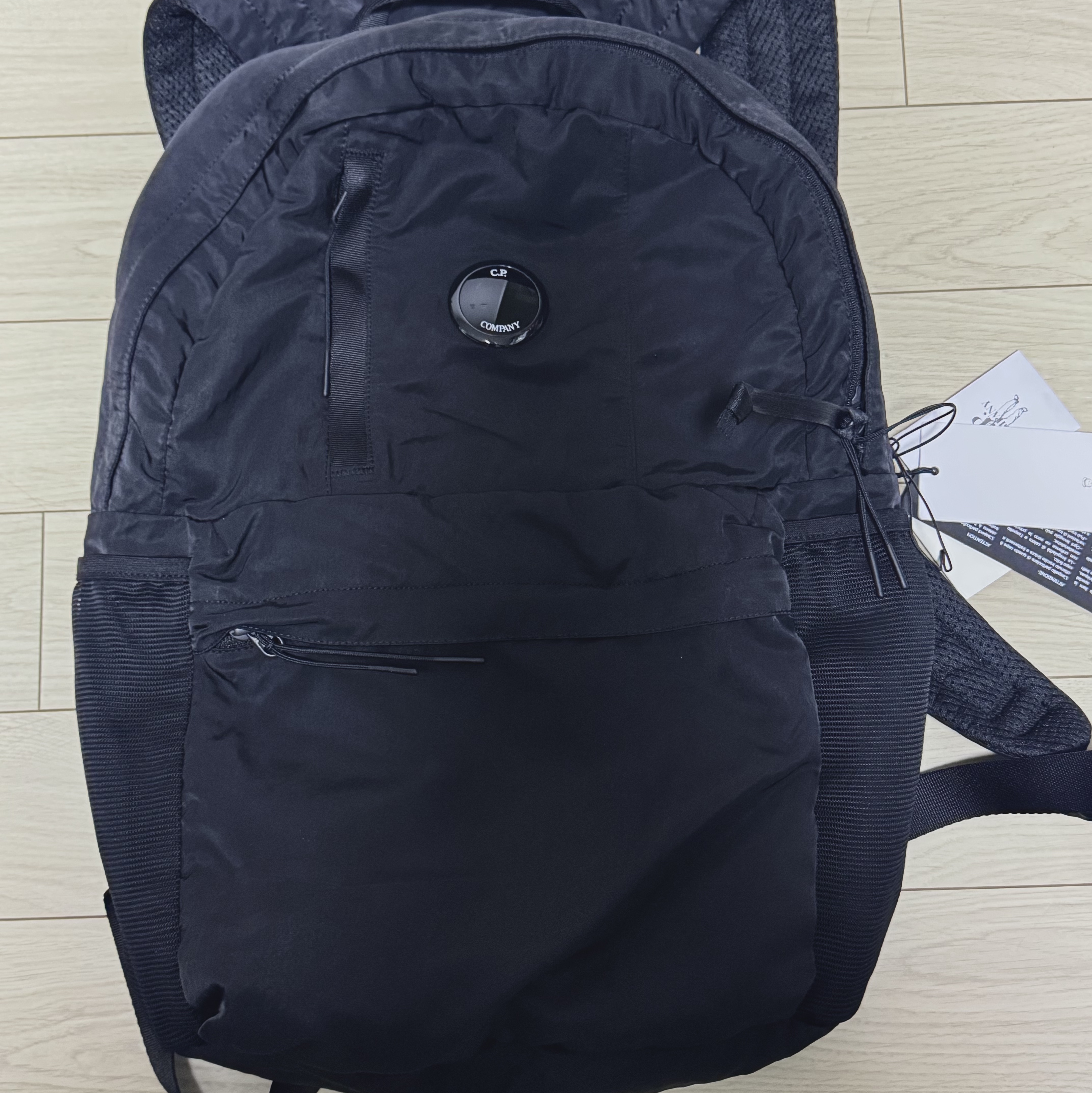 C.P. Company Nylon B Lens Backpack Black - 24FW 착용 스타일