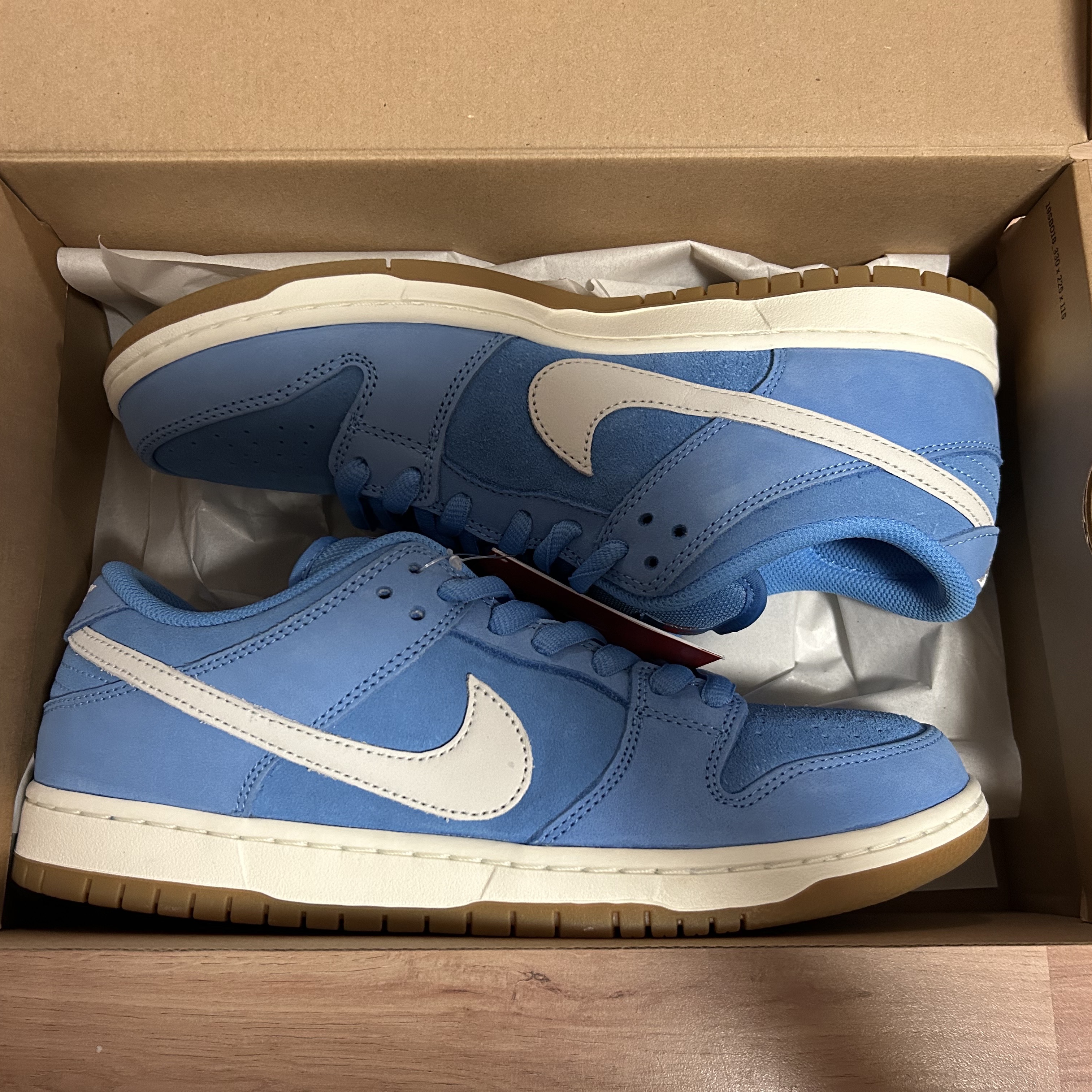 Nike SB Dunk Low Pro University Blue Sail 착용 스타일 - 4