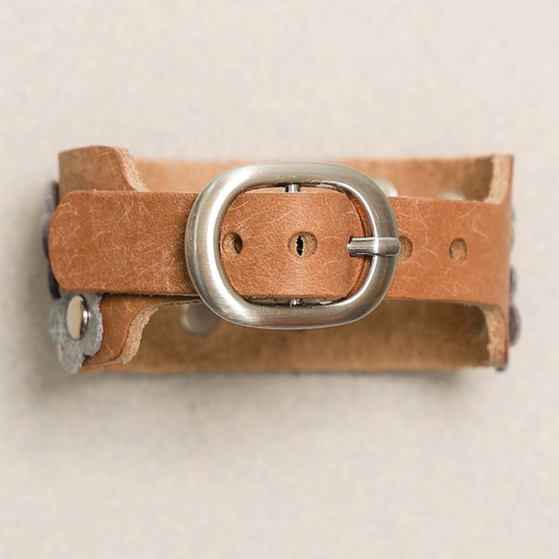 ●tow tow archive● Feverfew Leather Bracelet Brown TBH52ABA 토우토우아카이브 피버퓨 레더 팔찌 브라운 | TOWTOW.ARCHIVE