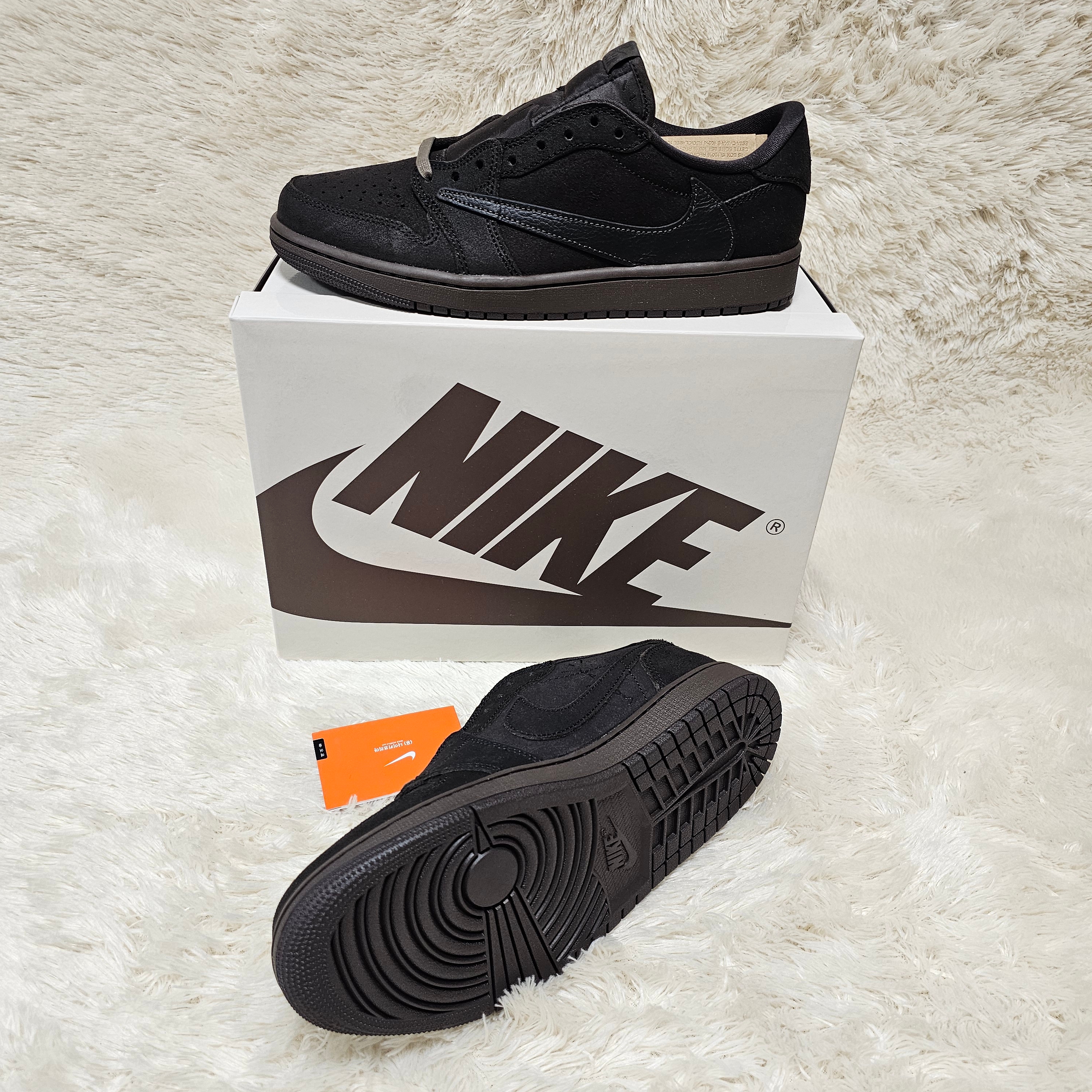 Jordan 1 x Travis Scott Retro Low OG SP Velvet Brown and Dark Mocha 착용 스타일