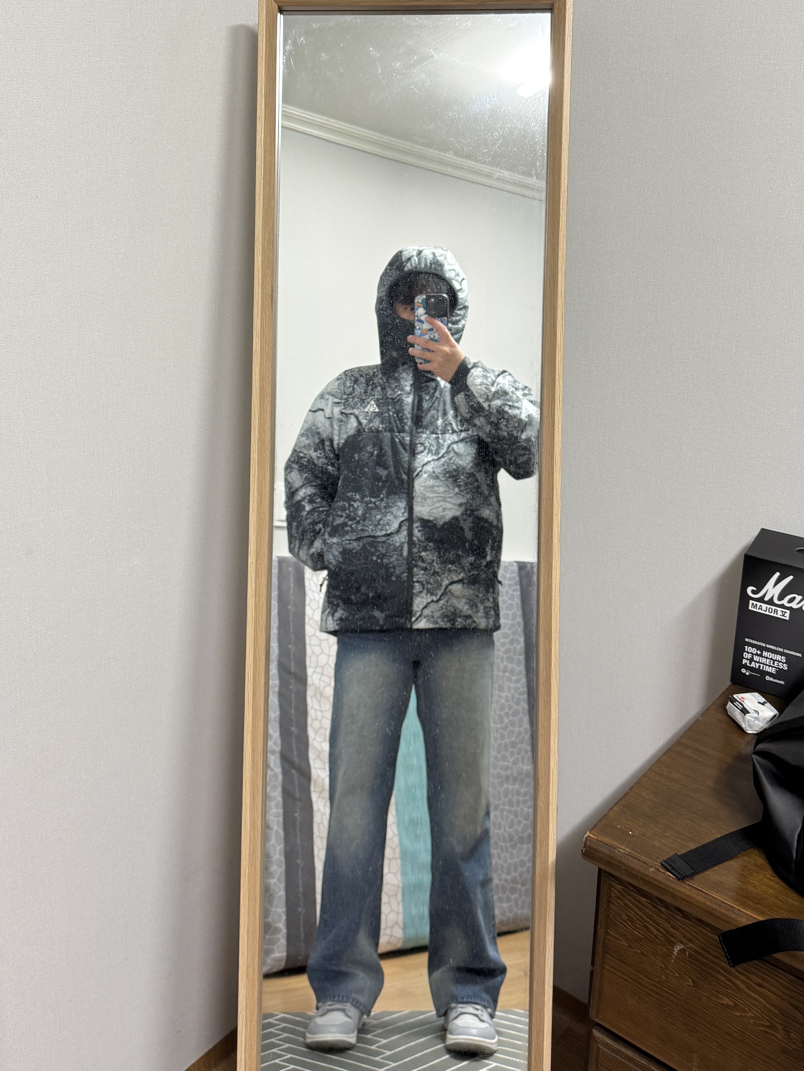 Nike ACG Therma-Fit ADV Rope De Dope Allover Print Jacket Anthracite, Jordan 1 Low Golf Wolf Grey 착용 스타일