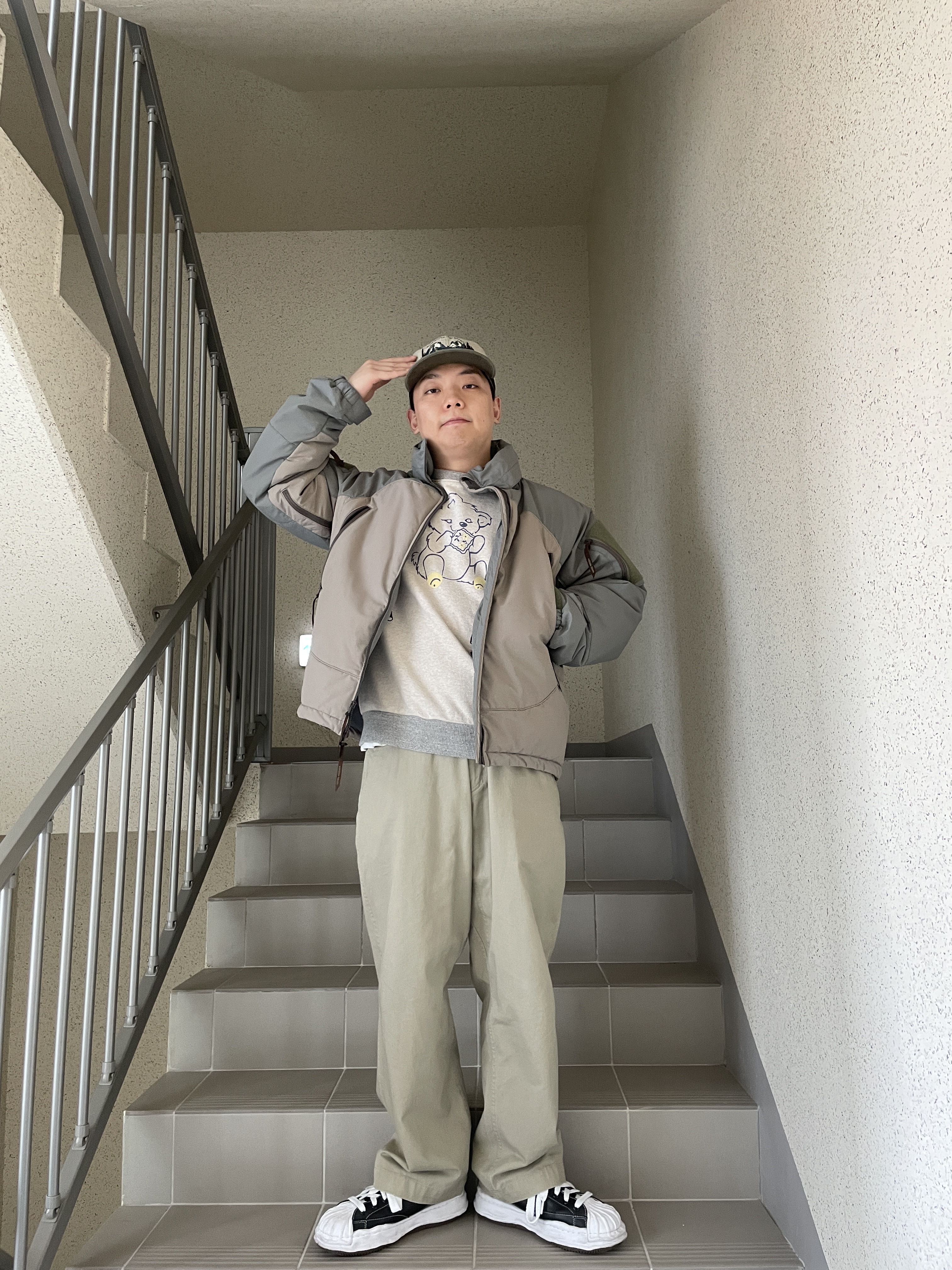 Maison Mihara Yasuhiro Blakey OG Sole Leather Low-top Sneakers Black, Thisisneverthat x Gramicci Mountain Cap Khaki 착용 스타일 - 5