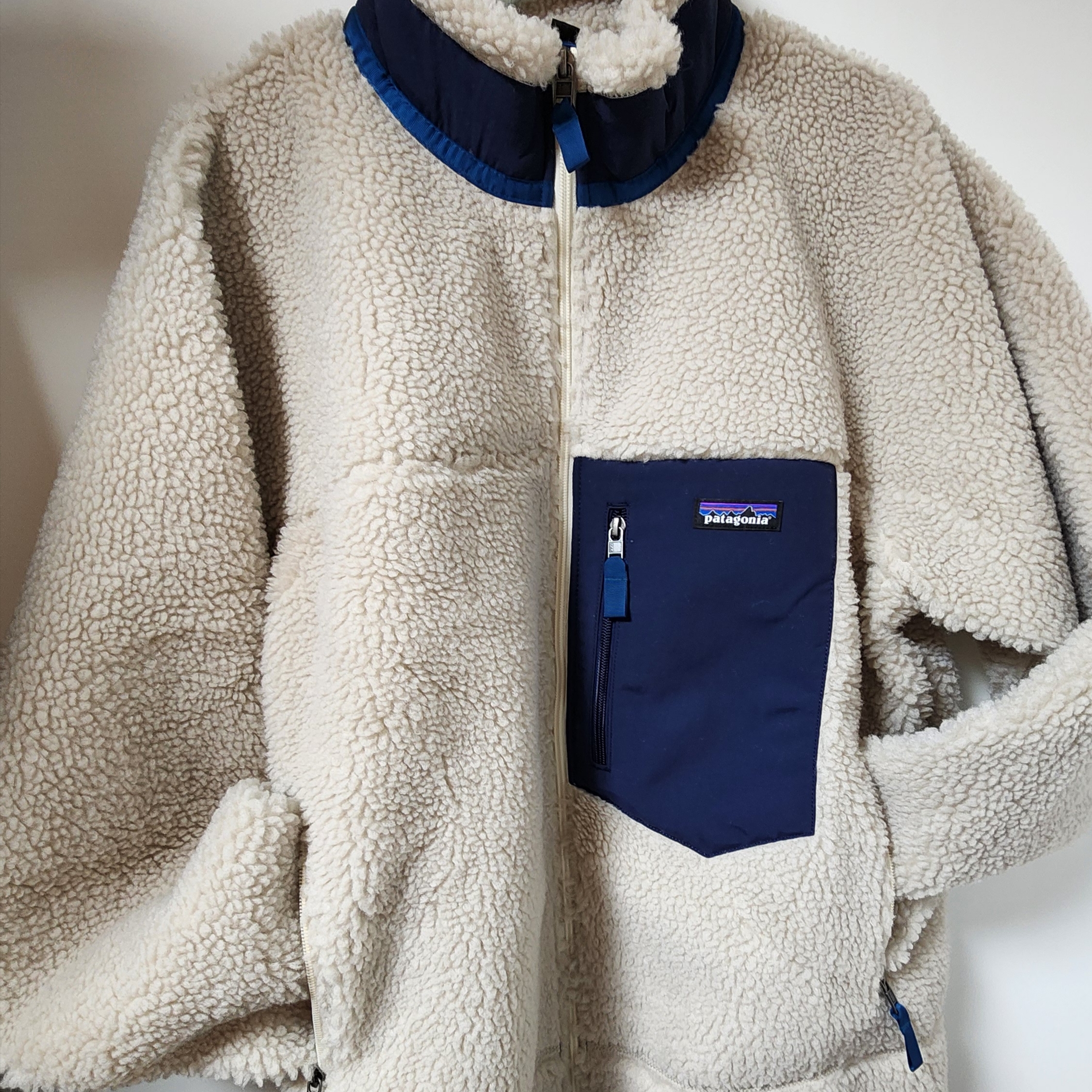 Patagonia Classic Retro-X Jacket Natural 착용 스타일 - 1