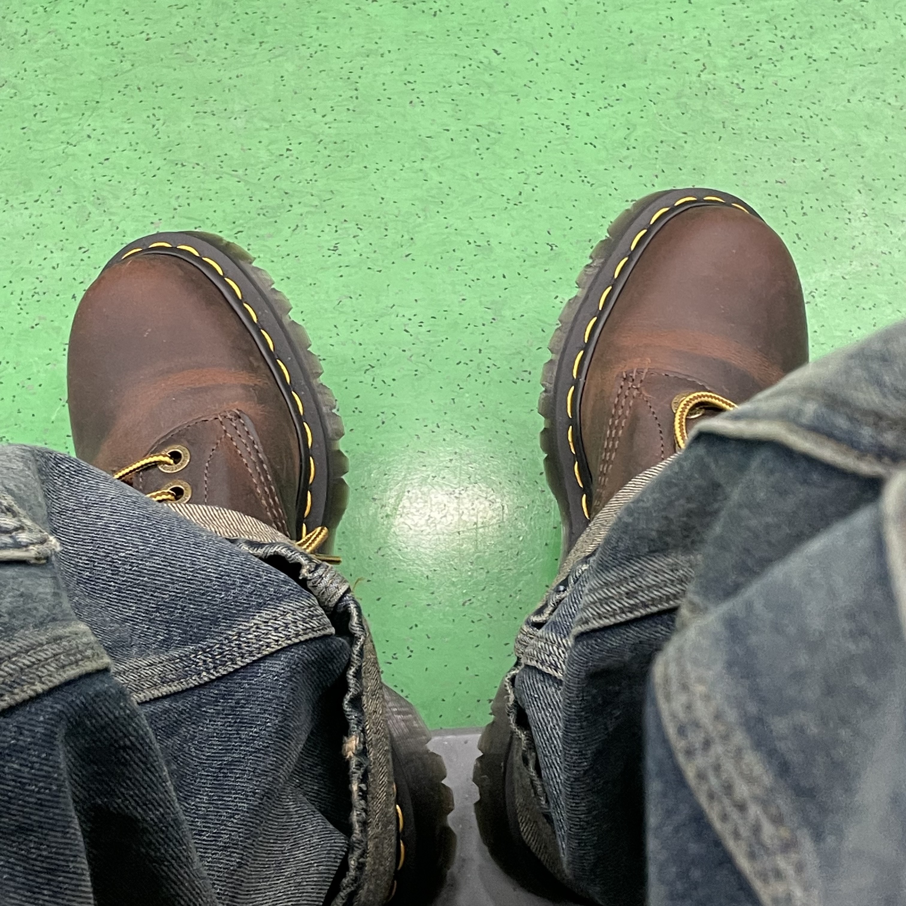Dr. Martens x Thisisneverthat 1460 Waxed Full Grain Brown 착용 스타일