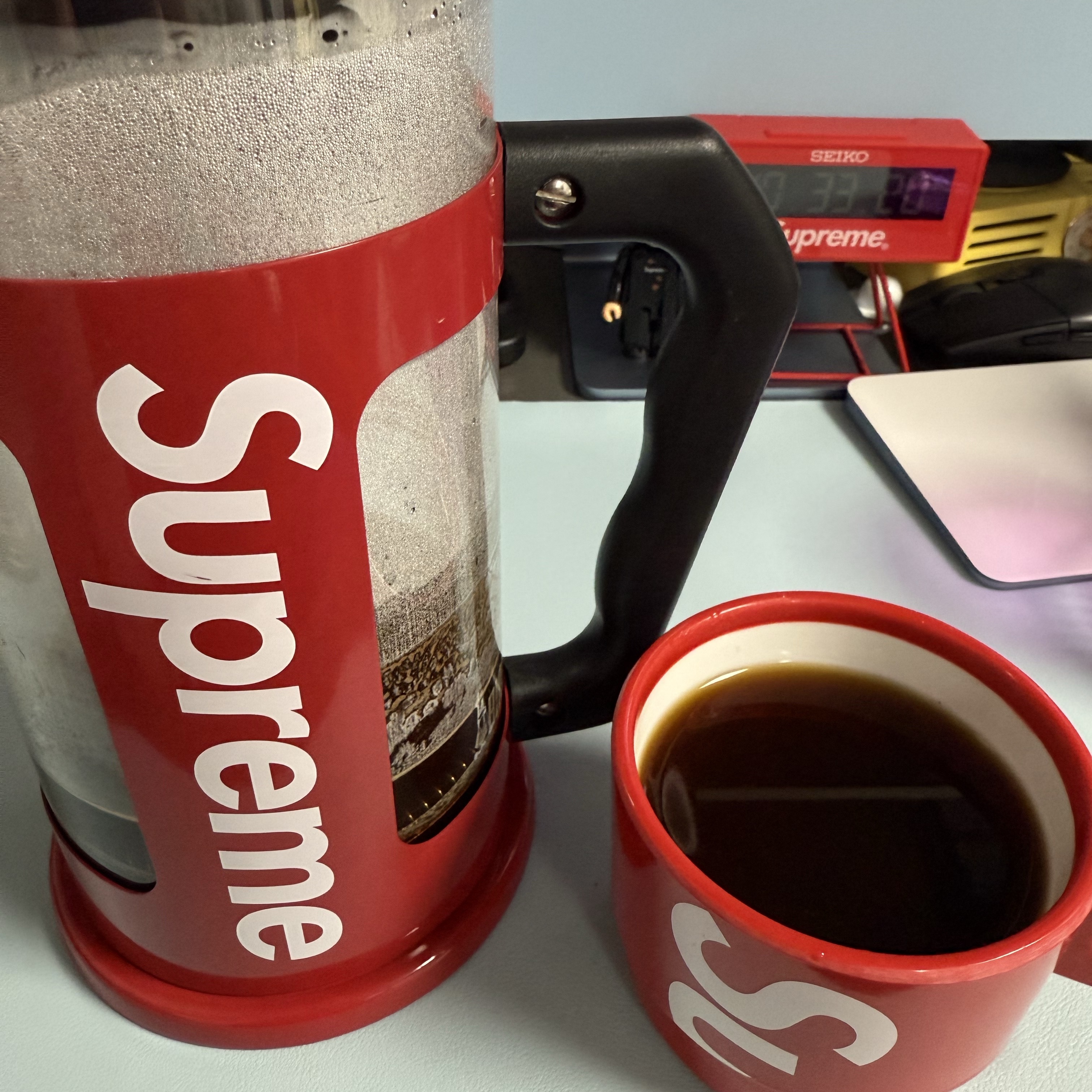 Supreme Stacking Cups Red (Set of 4), Supreme x Bialetti 8-Cup French Press Red - 24SS 착용 스타일