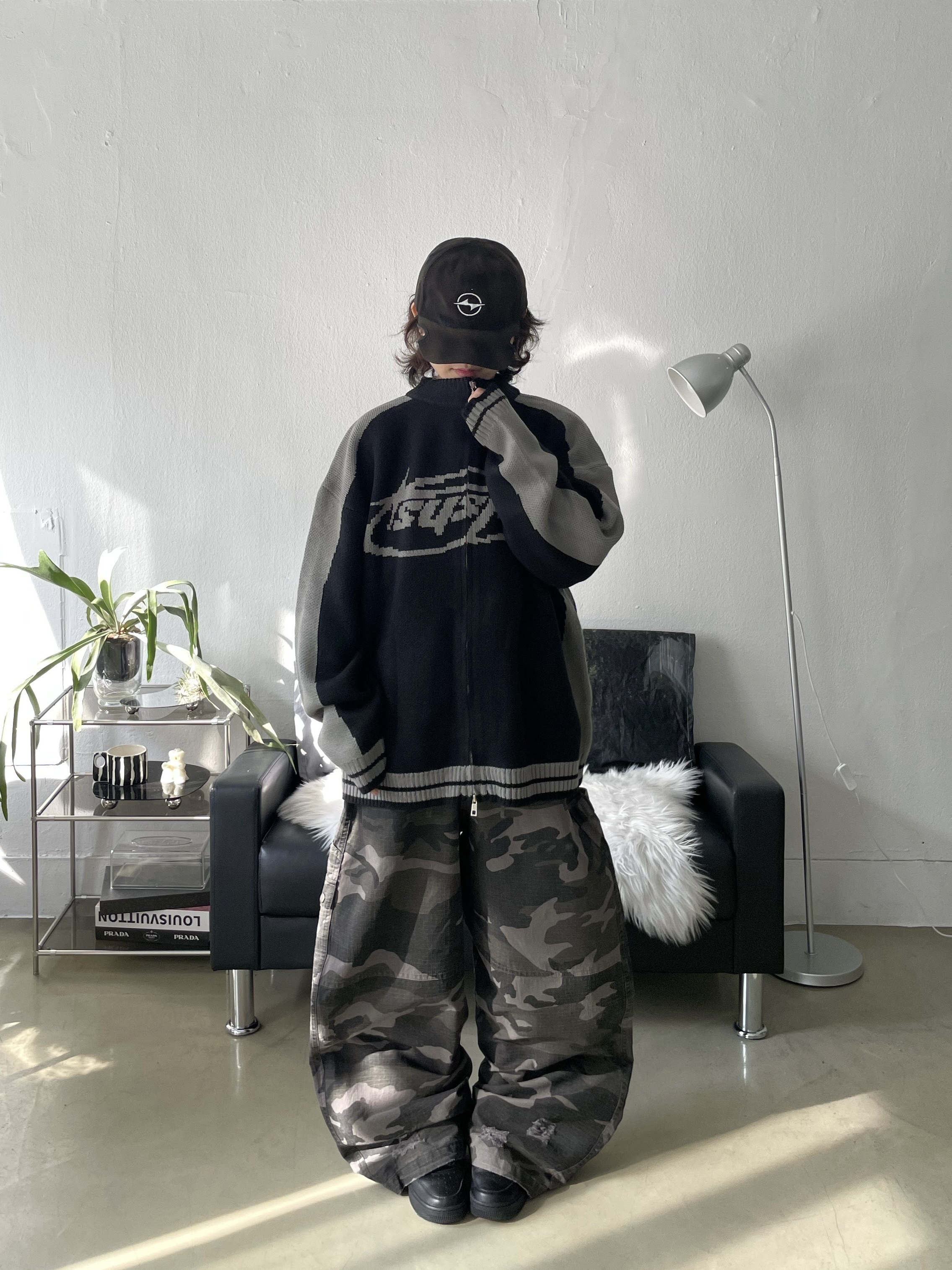 (W) Nike Air Force 1 '07 Low Triple Black 착용 스타일 - 2