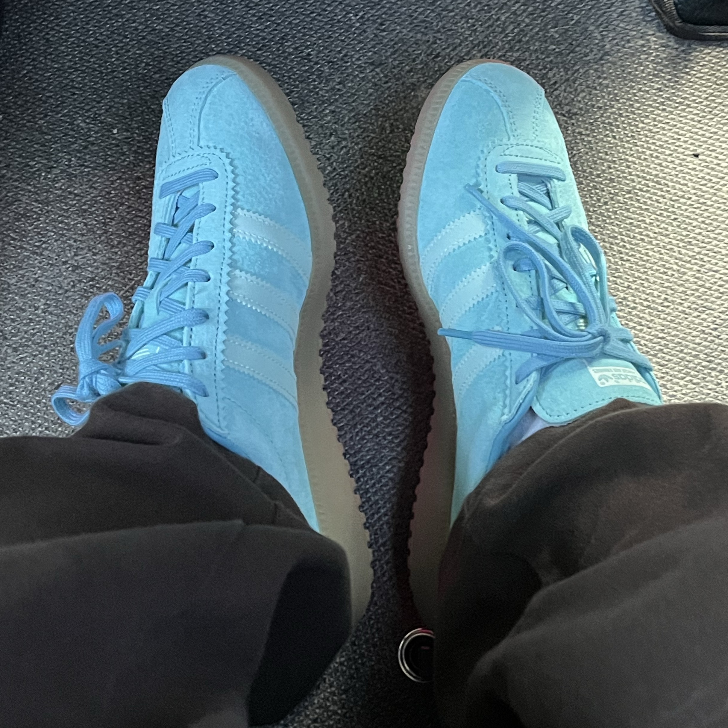 Adidas Bermuda Easy Mint 착용 스타일 - 2
