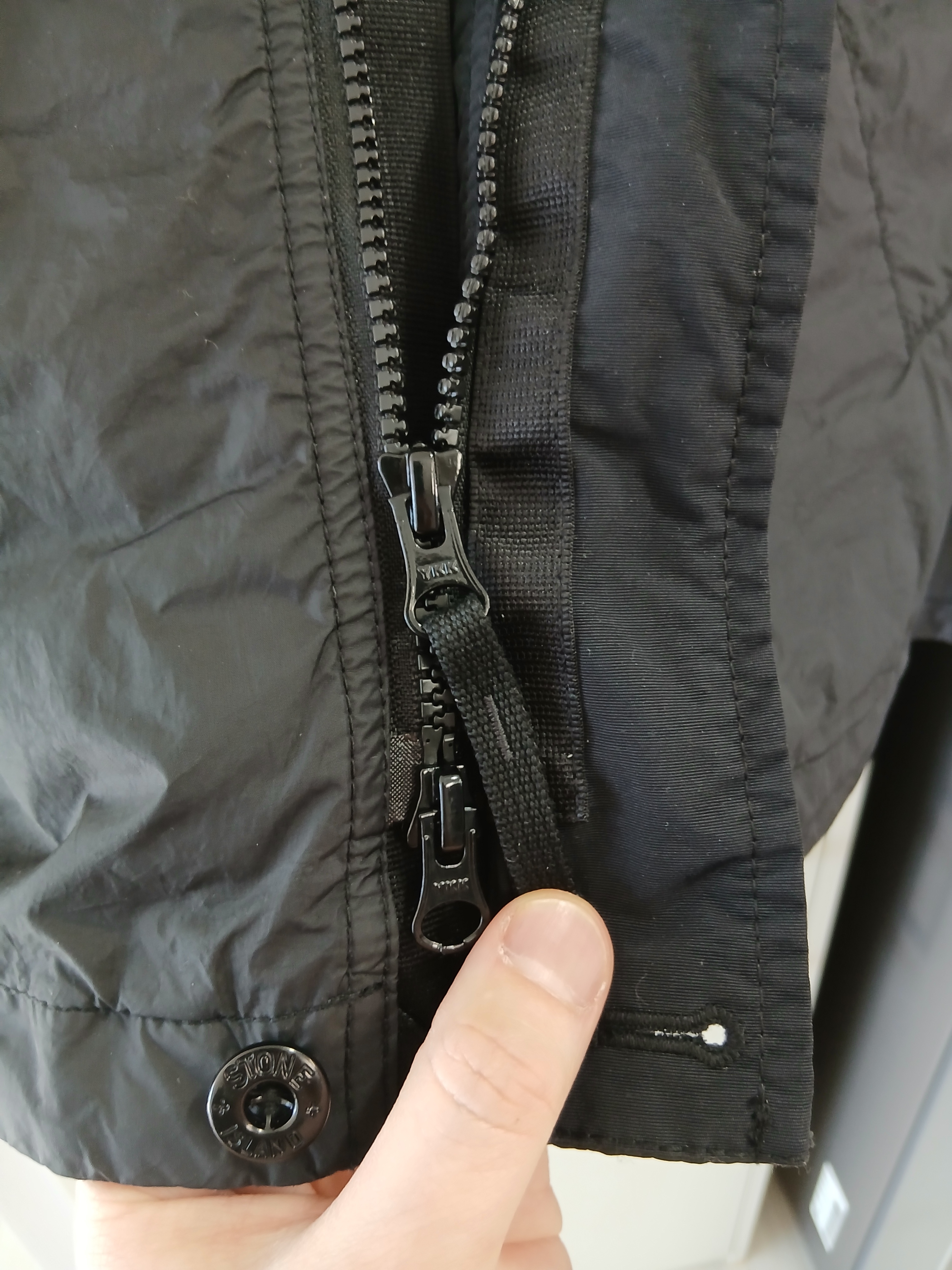 Stone Island S0A23 Crinkle Reps R-NY Wind Resistant Anti-Drop Hooded Jacket - 25SS 착용 스타일 - 7
