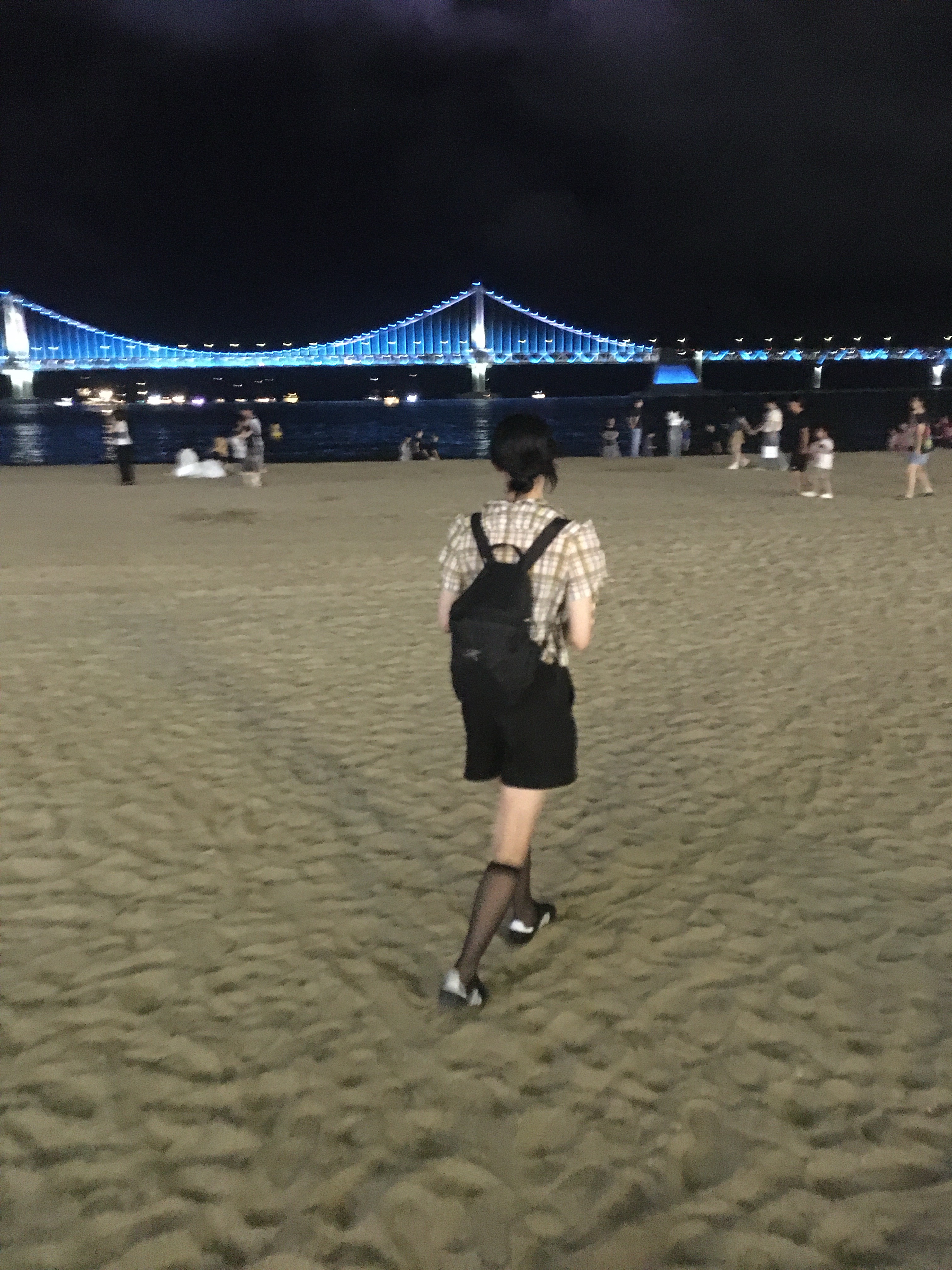 Arc'teryx Heliad 15 Backpack Black, Adidas Samba OG Black White Gum 착용 스타일 - 2
