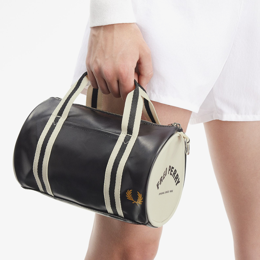 프레드페리 클래식 미니 배럴 백 블랙/에크루(Fred Perry Classic Mini Barrel Bag Black/Ecru) - 4