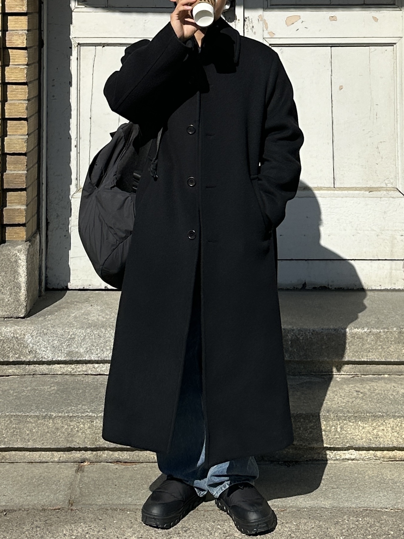 BOSE QC Ultra Black (Korean Ver.), Amomento Mens Single Breasted Long Coat Black - 24FW 착용 스타일 - 6
