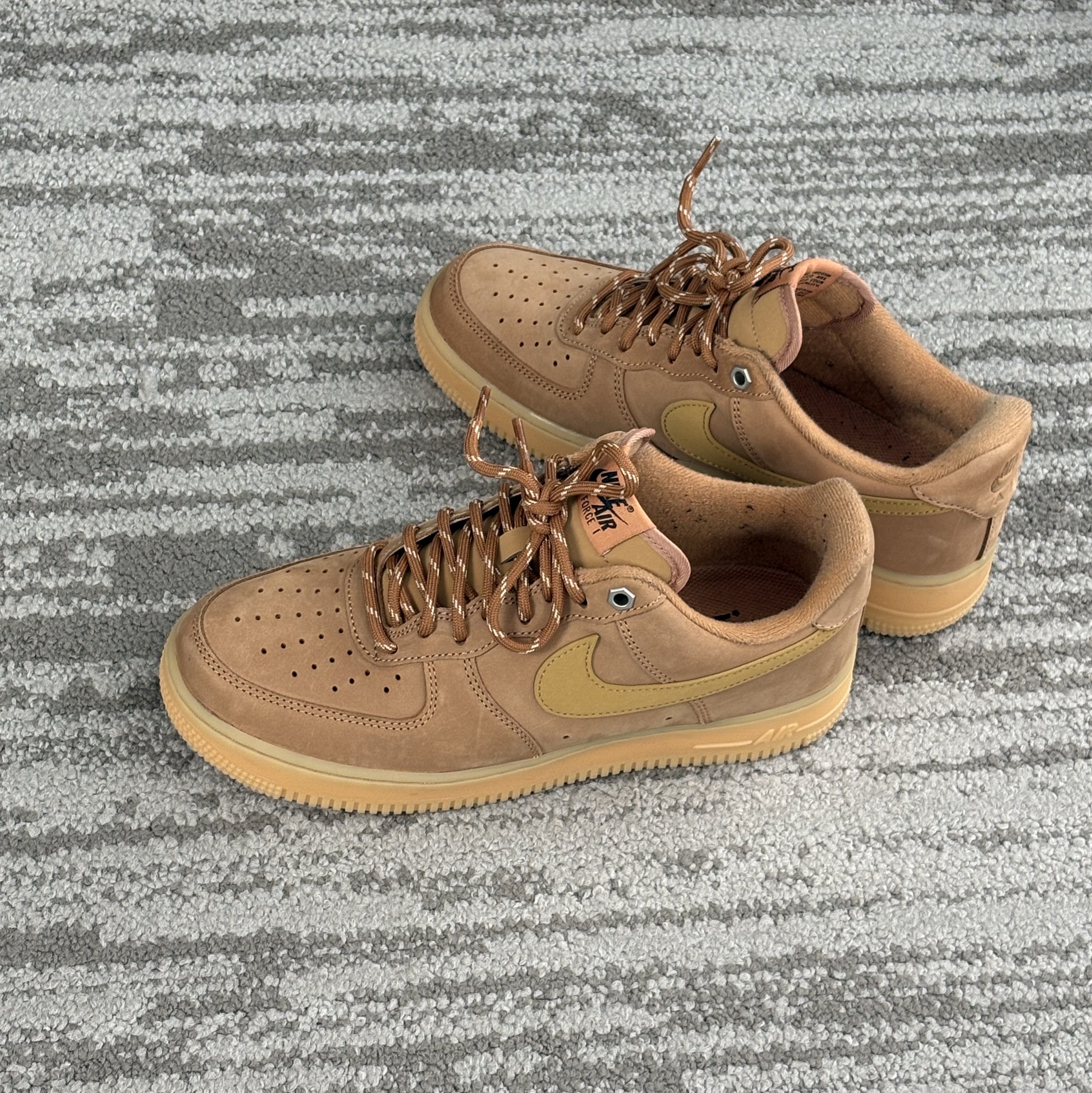 Nike Air Force 1 '07 WB Flax 착용 스타일 - 1