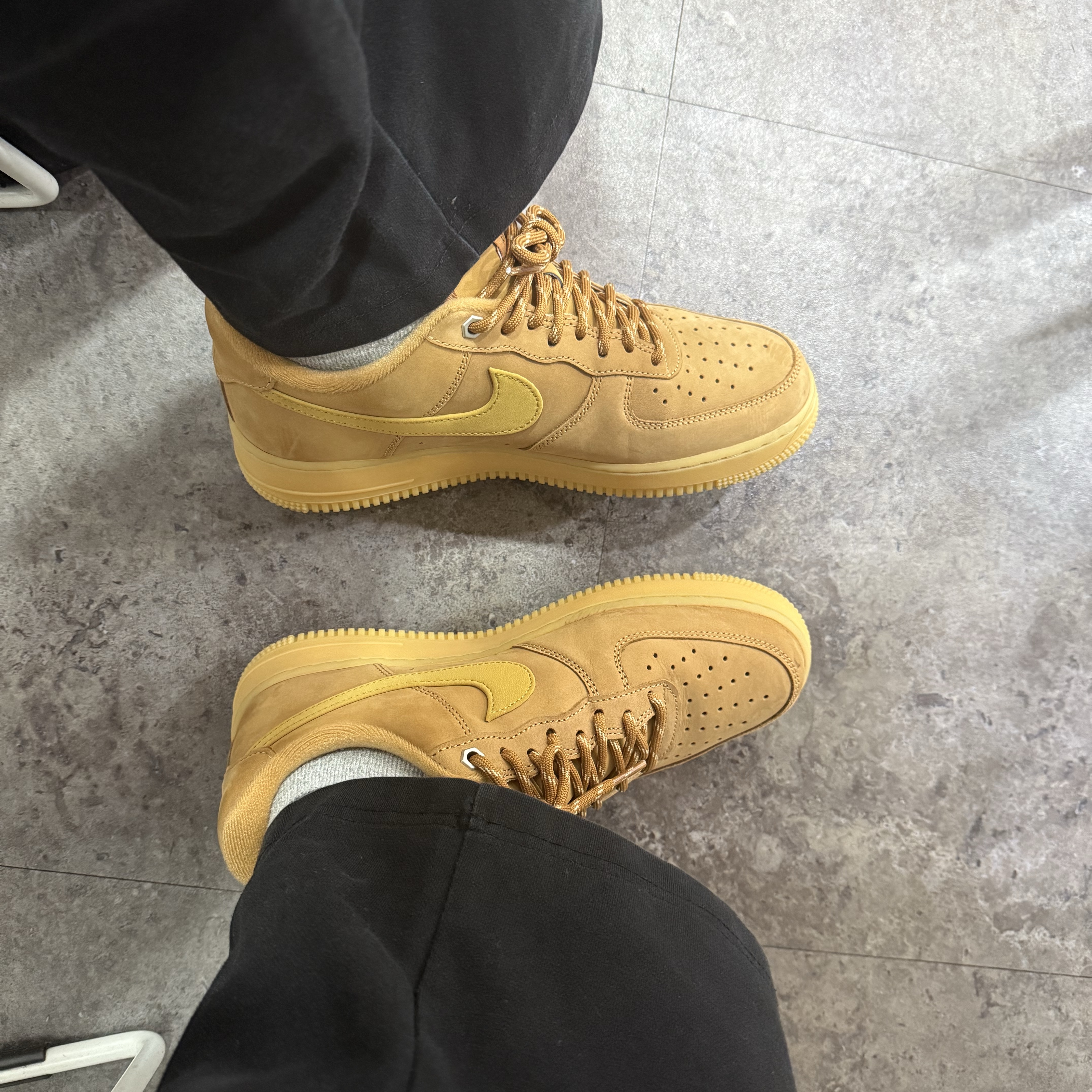 Nike Air Force 1 '07 WB Flax 착용 스타일