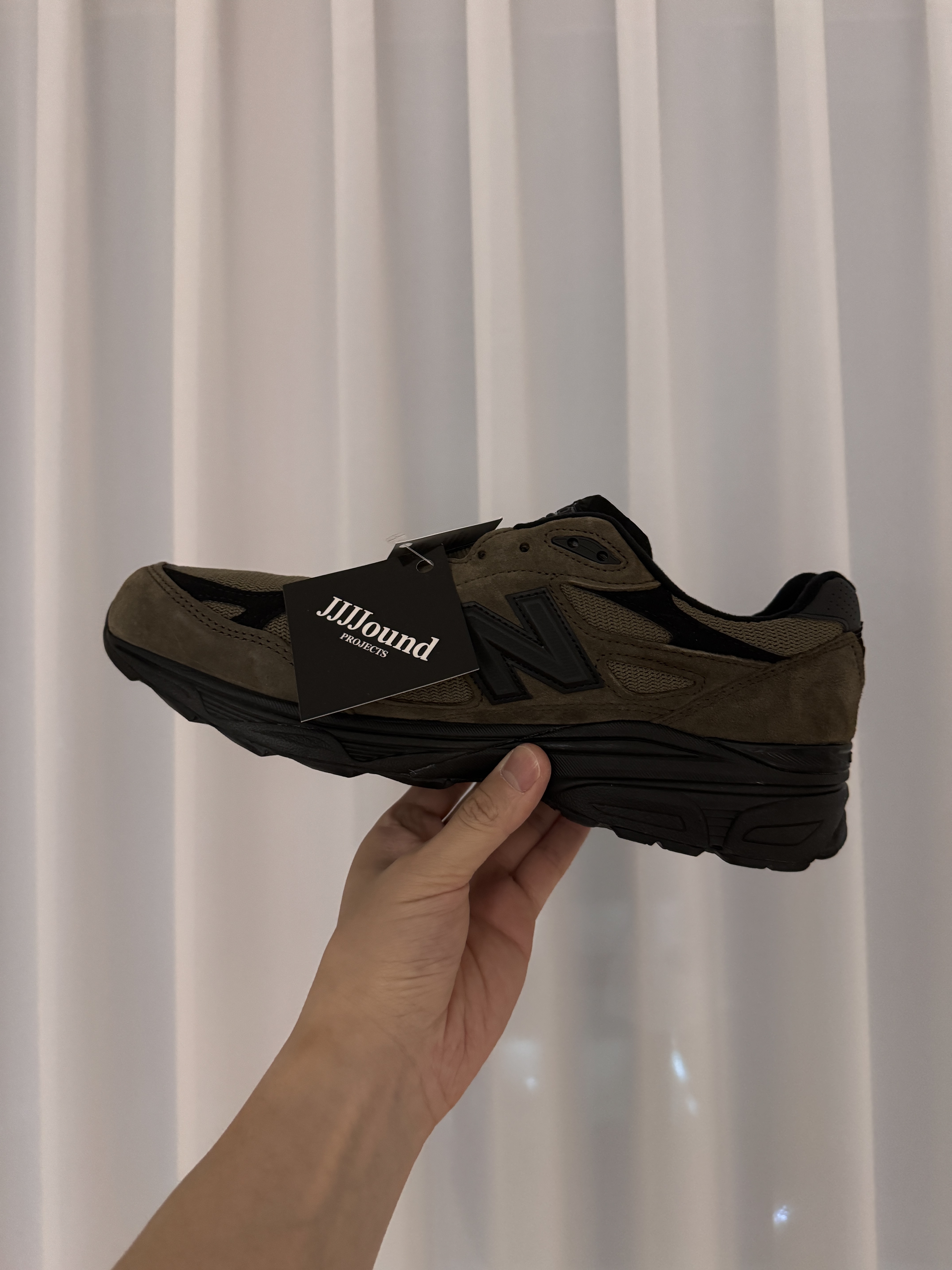 New Balance x JJJJound 990v3 Brown Black 착용 스타일 - 1