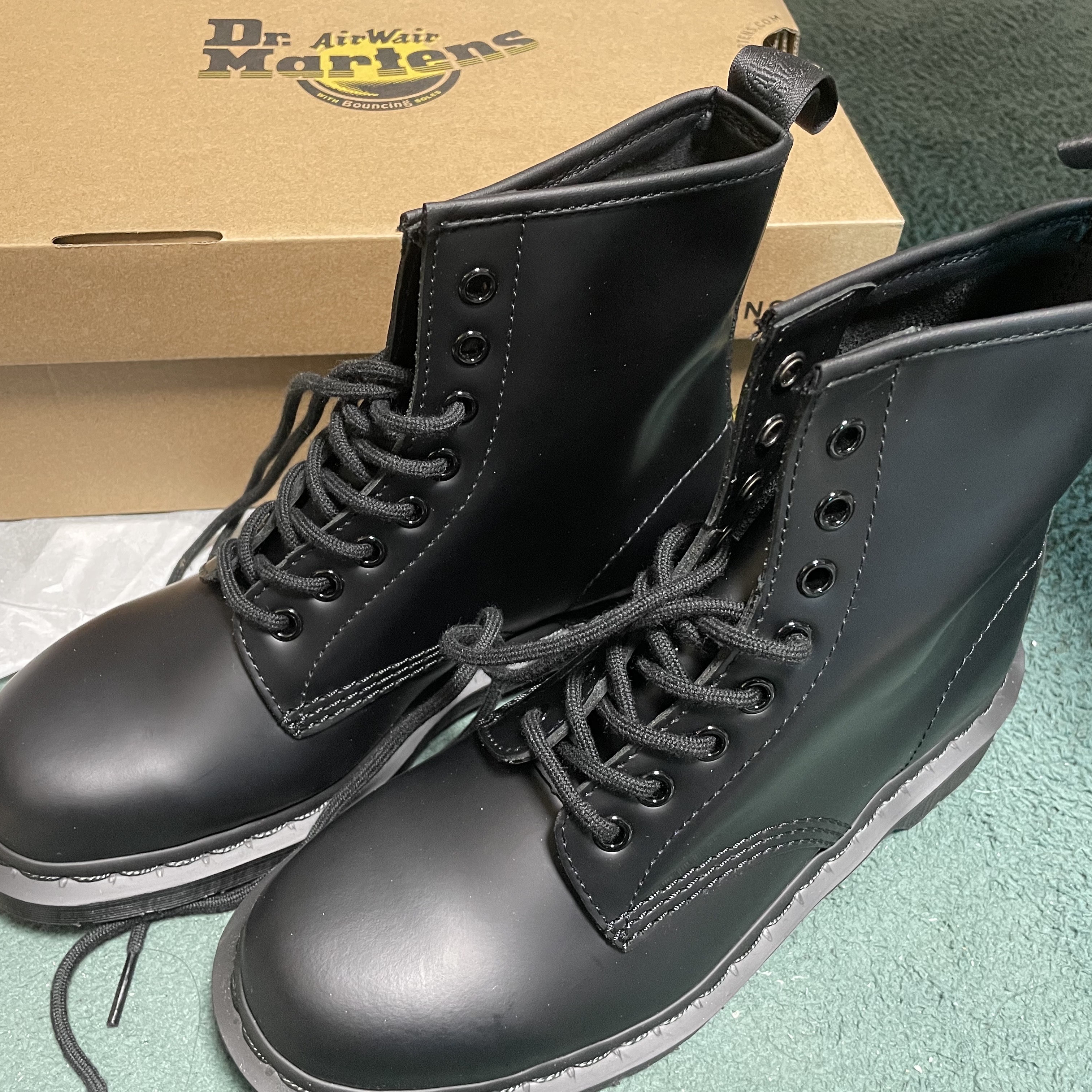 Dr. Martens 1460 Mono Boots Black 착용 스타일