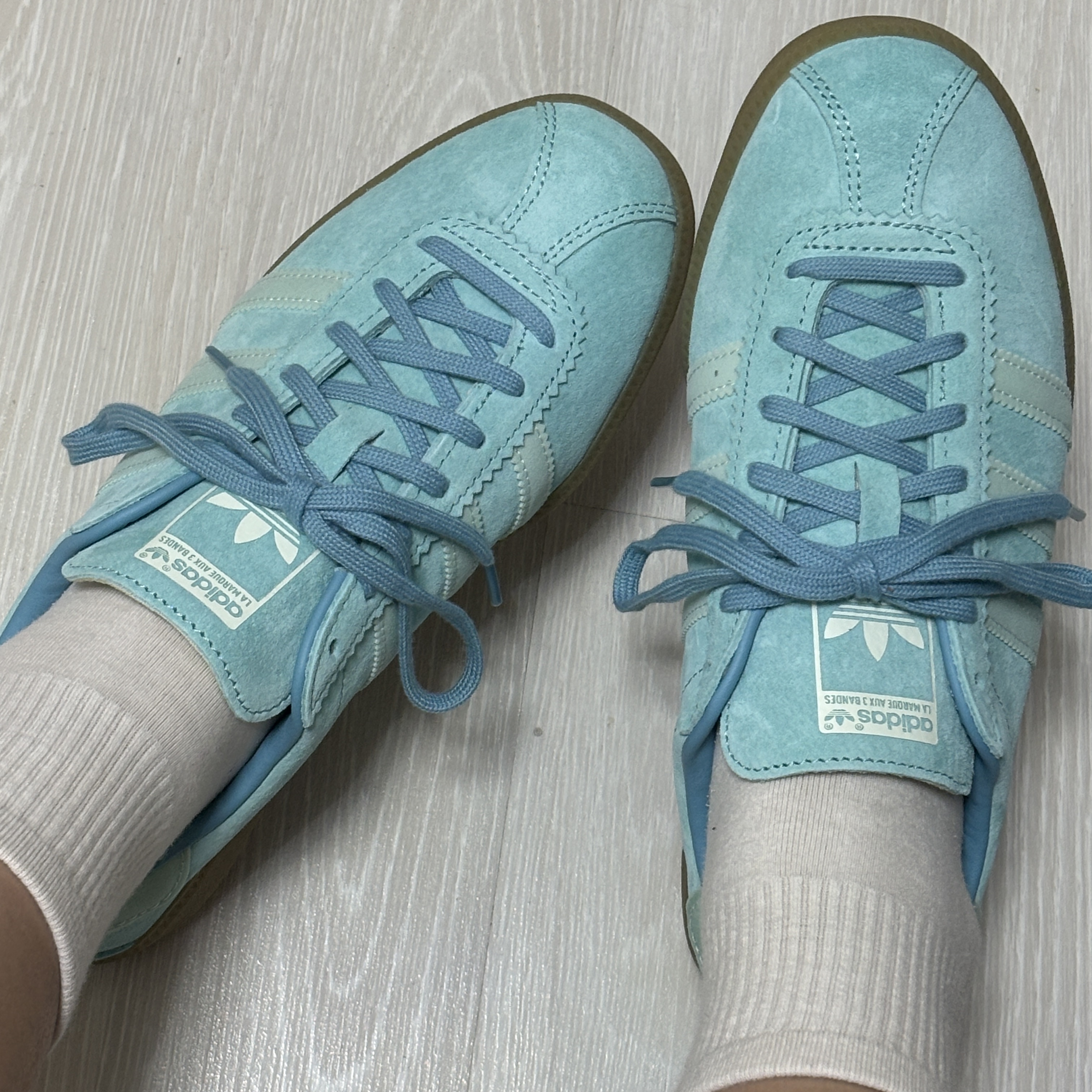 Adidas Bermuda Easy Mint 착용 스타일