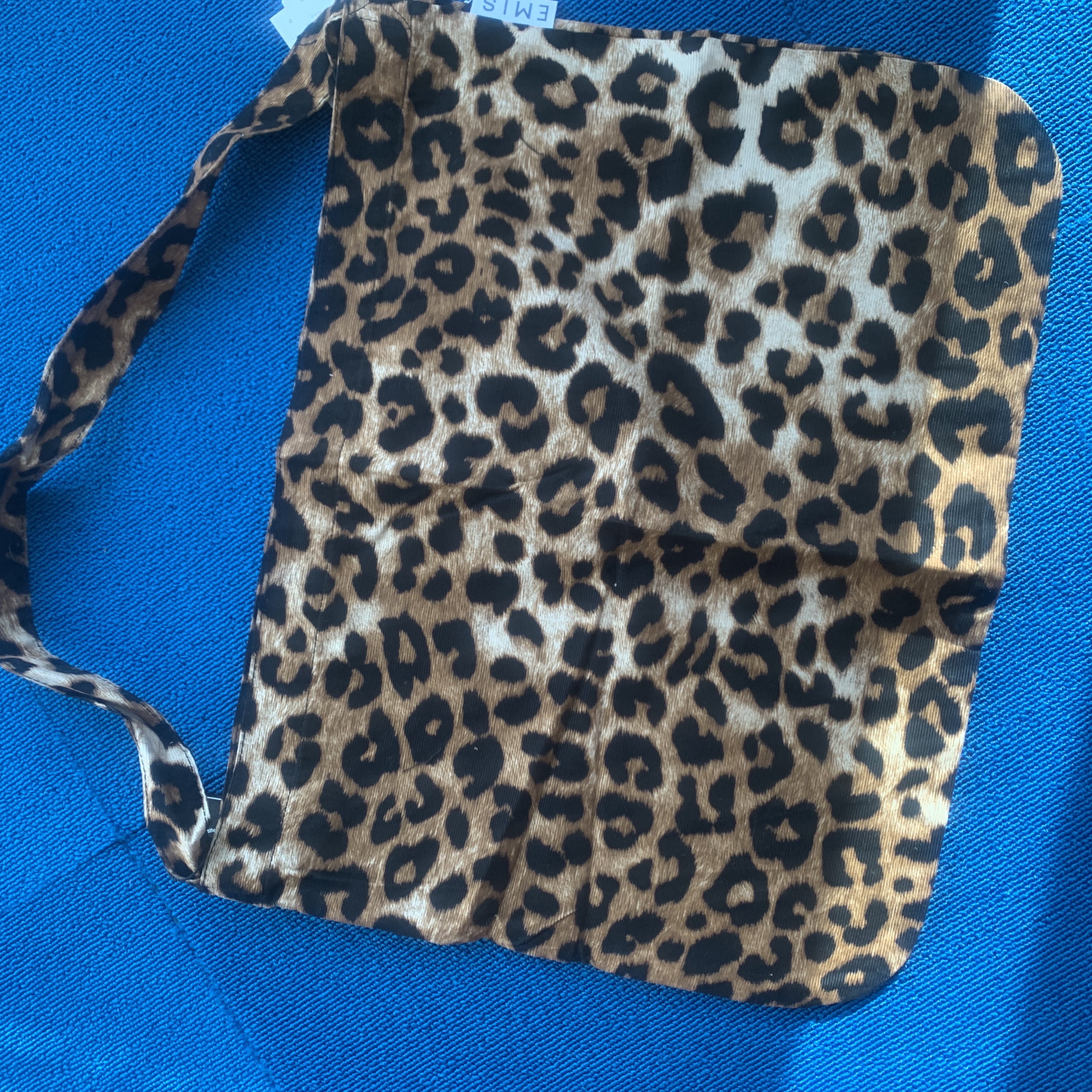 Emis New Leopard Corduroy Eco Bag Beige 착용 스타일