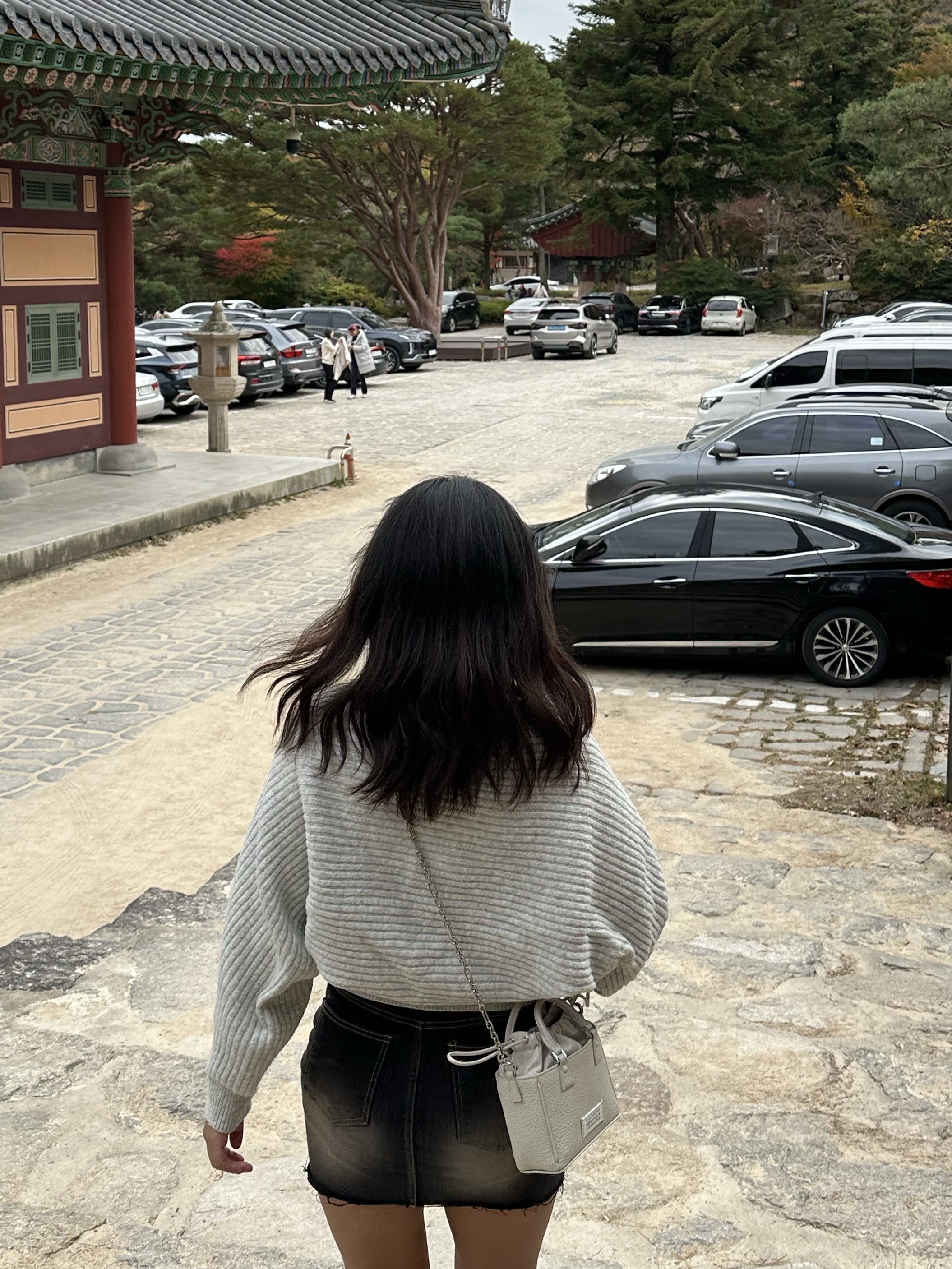Maison Margiela 5AC Tote Horizontal Grey 착용 스타일 - 2