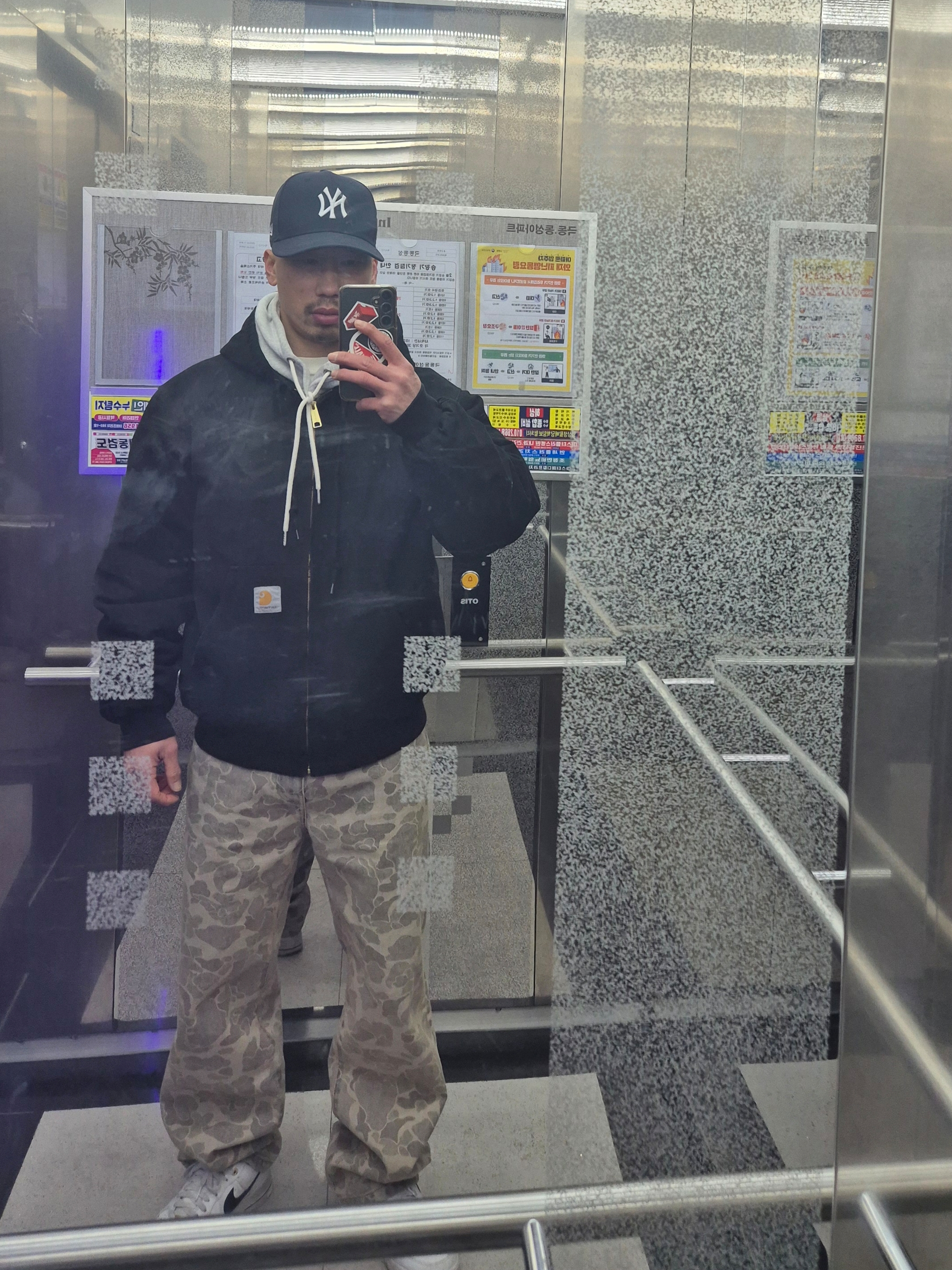 Carhartt WIP Duck Camo Landon Pant Maitland Camo Duck Denim Black Bleached, Carhartt WIP Dearborn Canvas OG Active Jacket Black Aged Canvas - Winter 착용 스타일