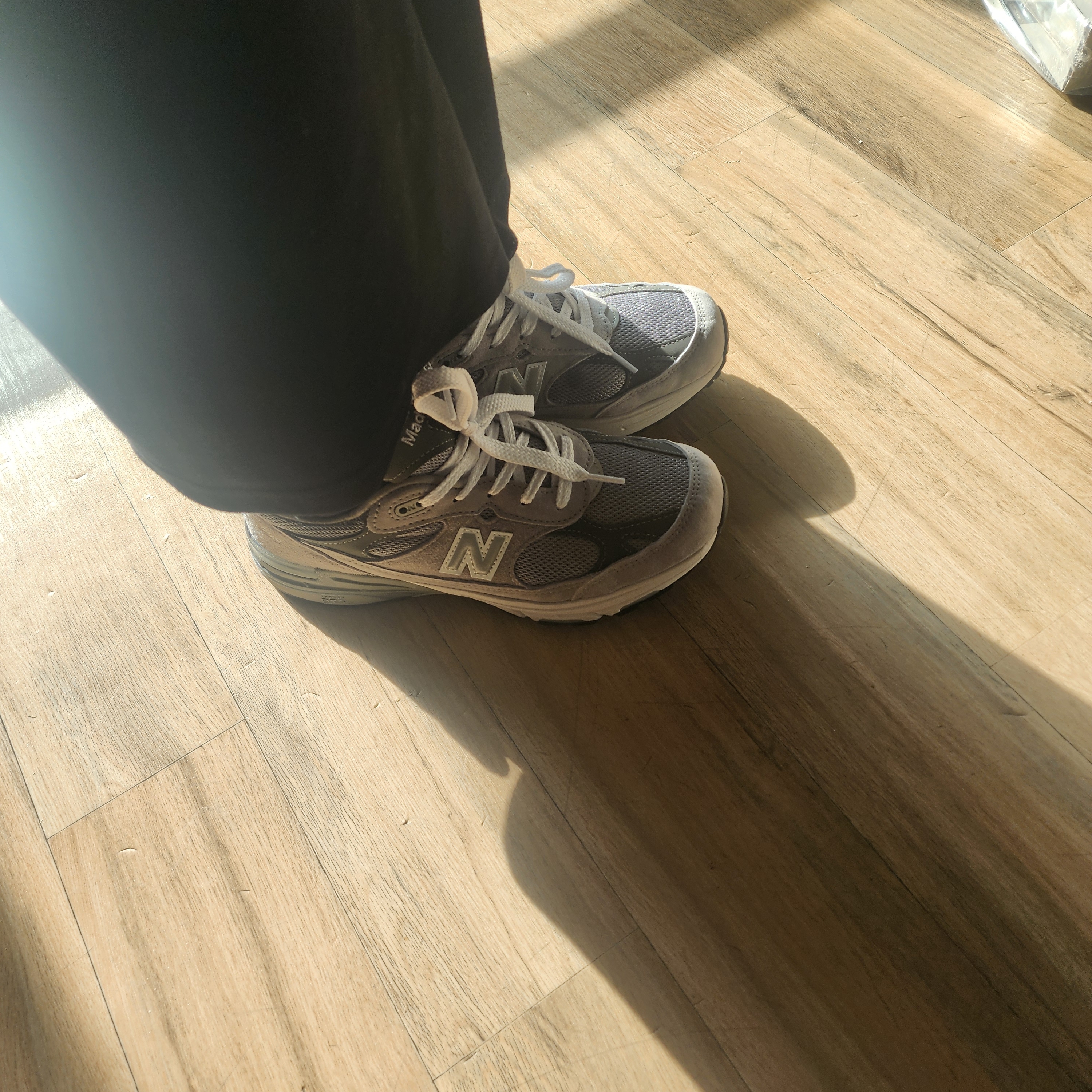 (W) New Balance 993 Made in USA Grey - B Standard 착용 스타일 - 1