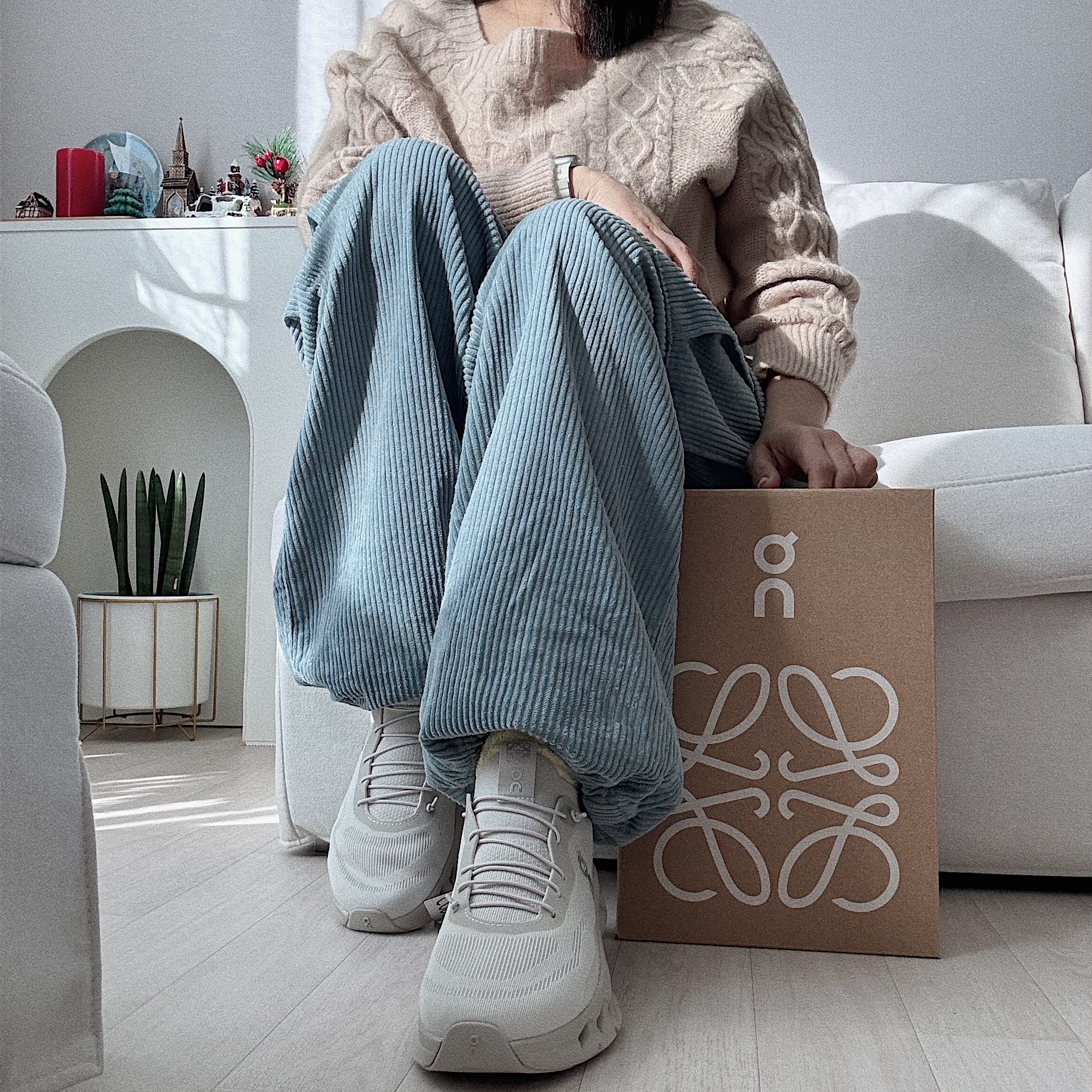 (W) Loewe x On Running Cloudtilt Sand 착용 스타일 - 3
