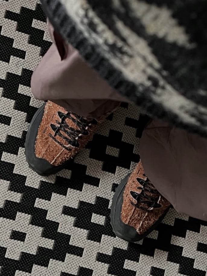 Keen x Gramicci Jasper Zionic Sneakers Sorrel Horse Black 착용 스타일 - 2