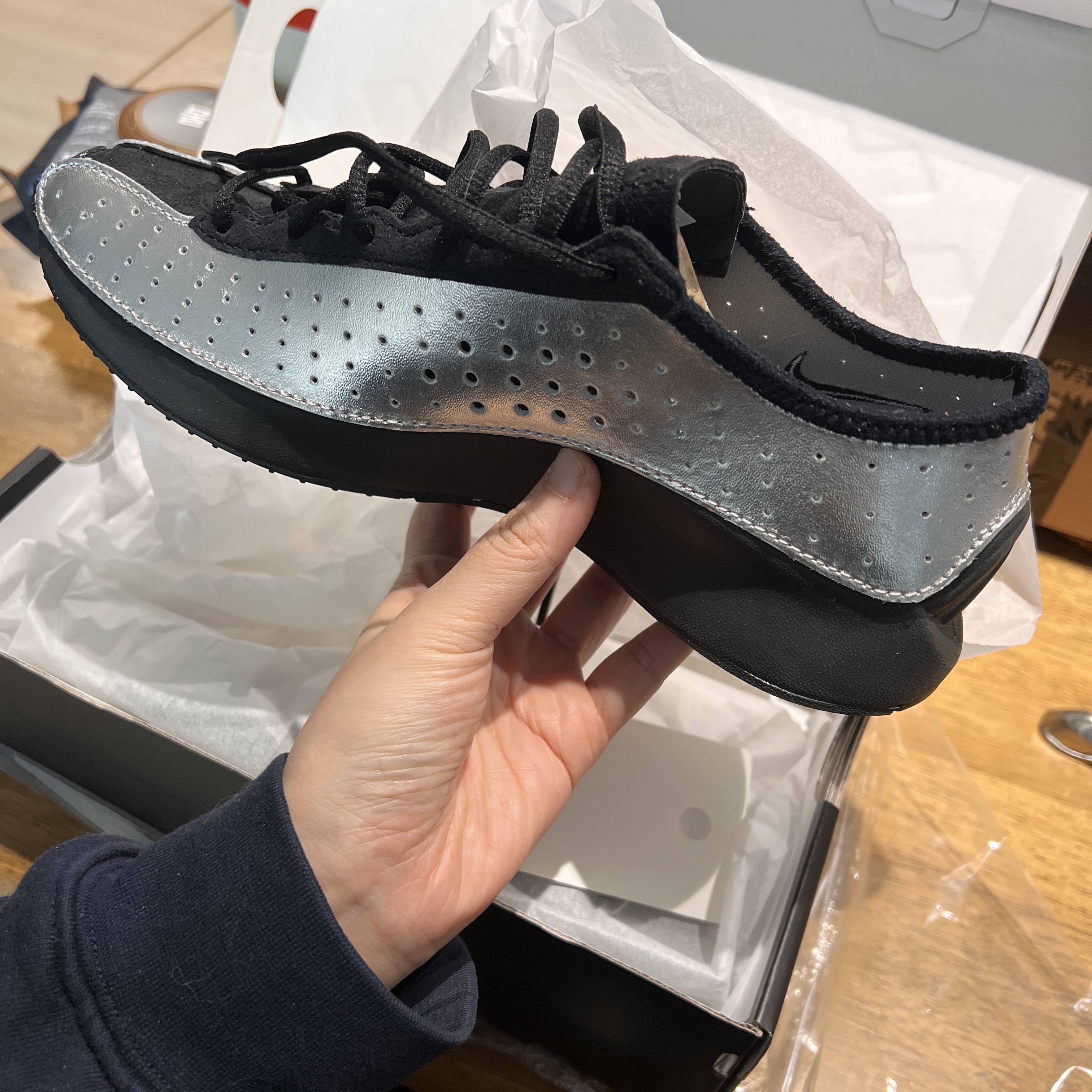 (W) Nike Air Superfly Metallic Silver and Black 착용 스타일