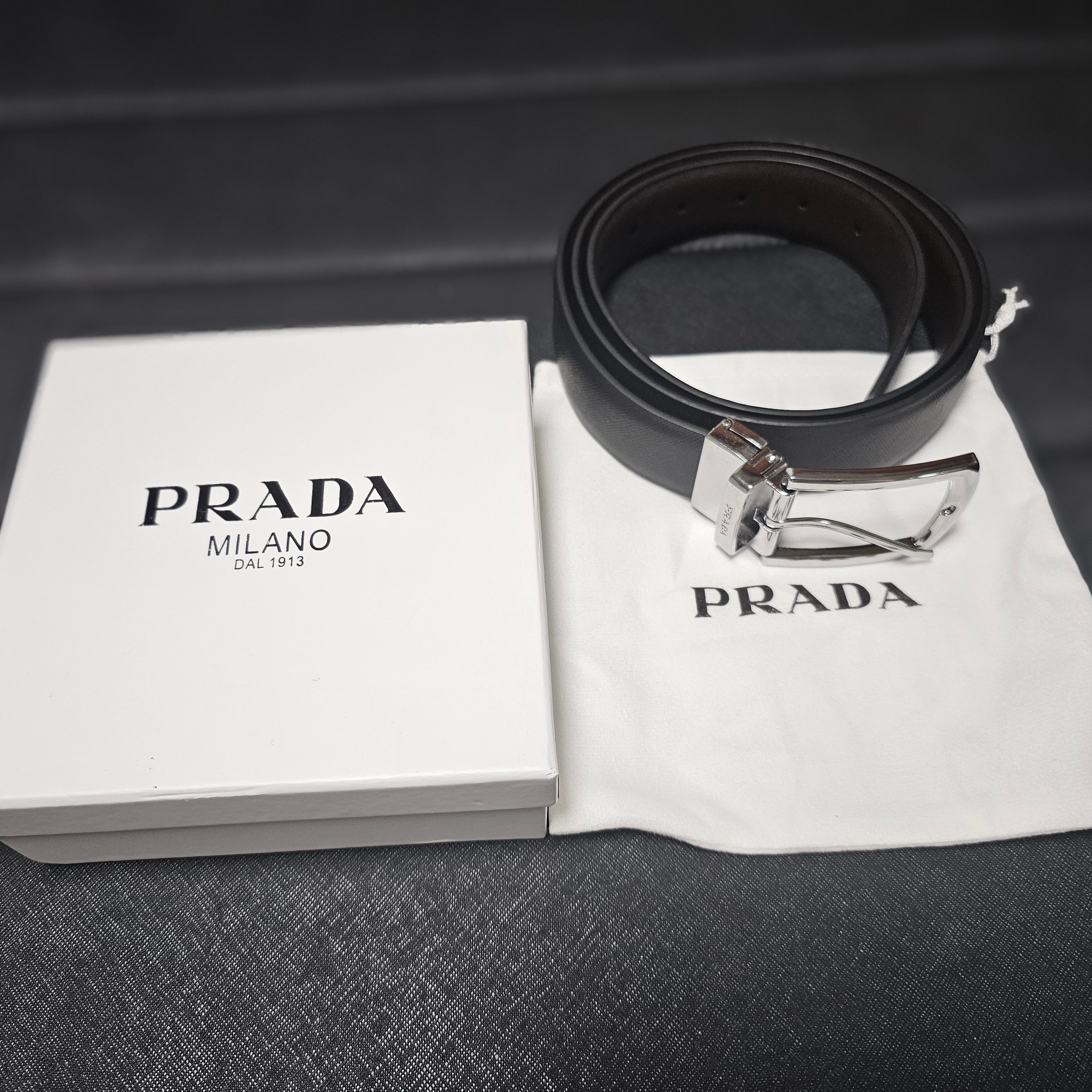 Prada Saffiano Leather Belt Black 착용 스타일