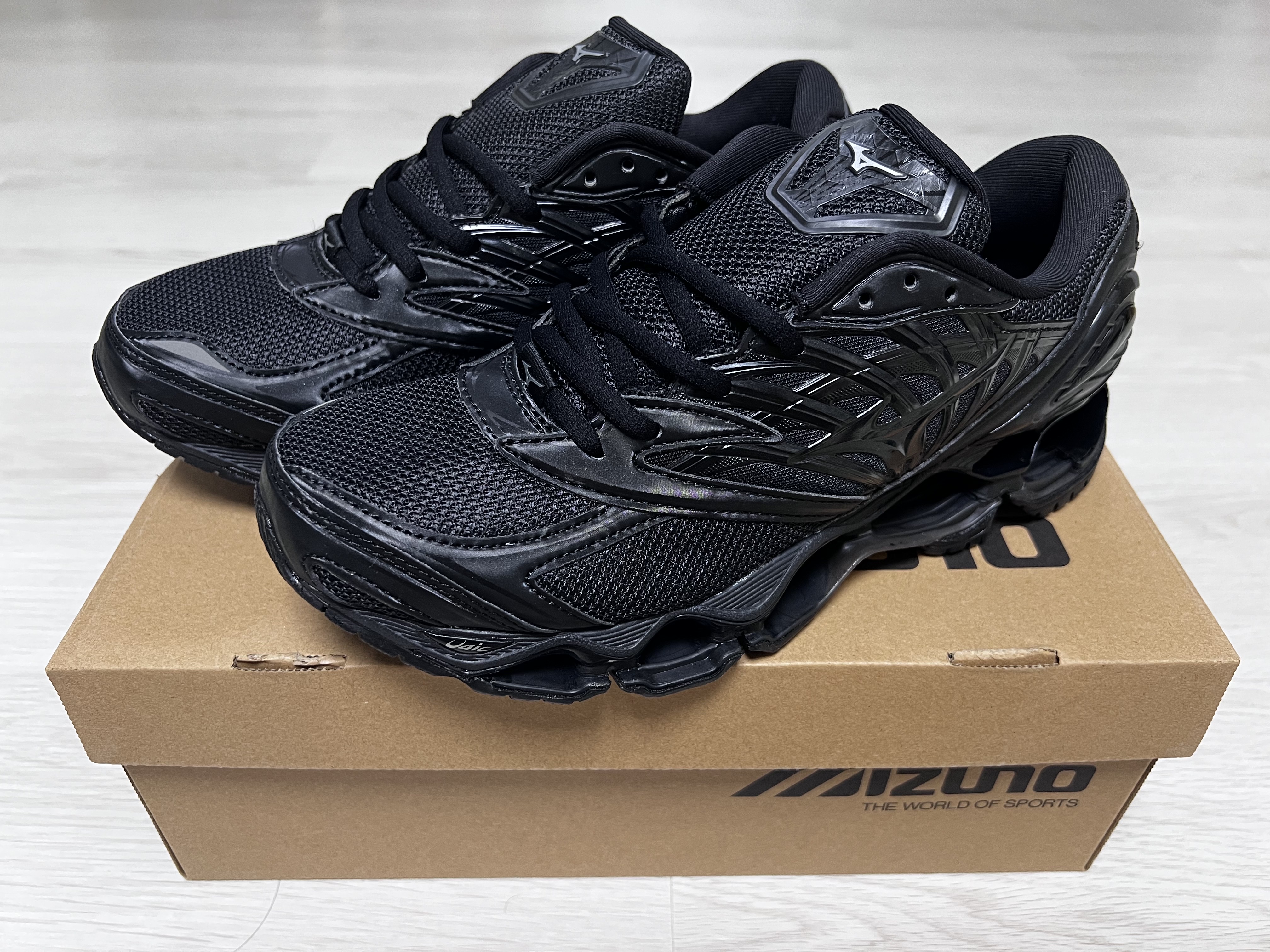 Mizuno Wave Prophecy LS Black 착용 스타일