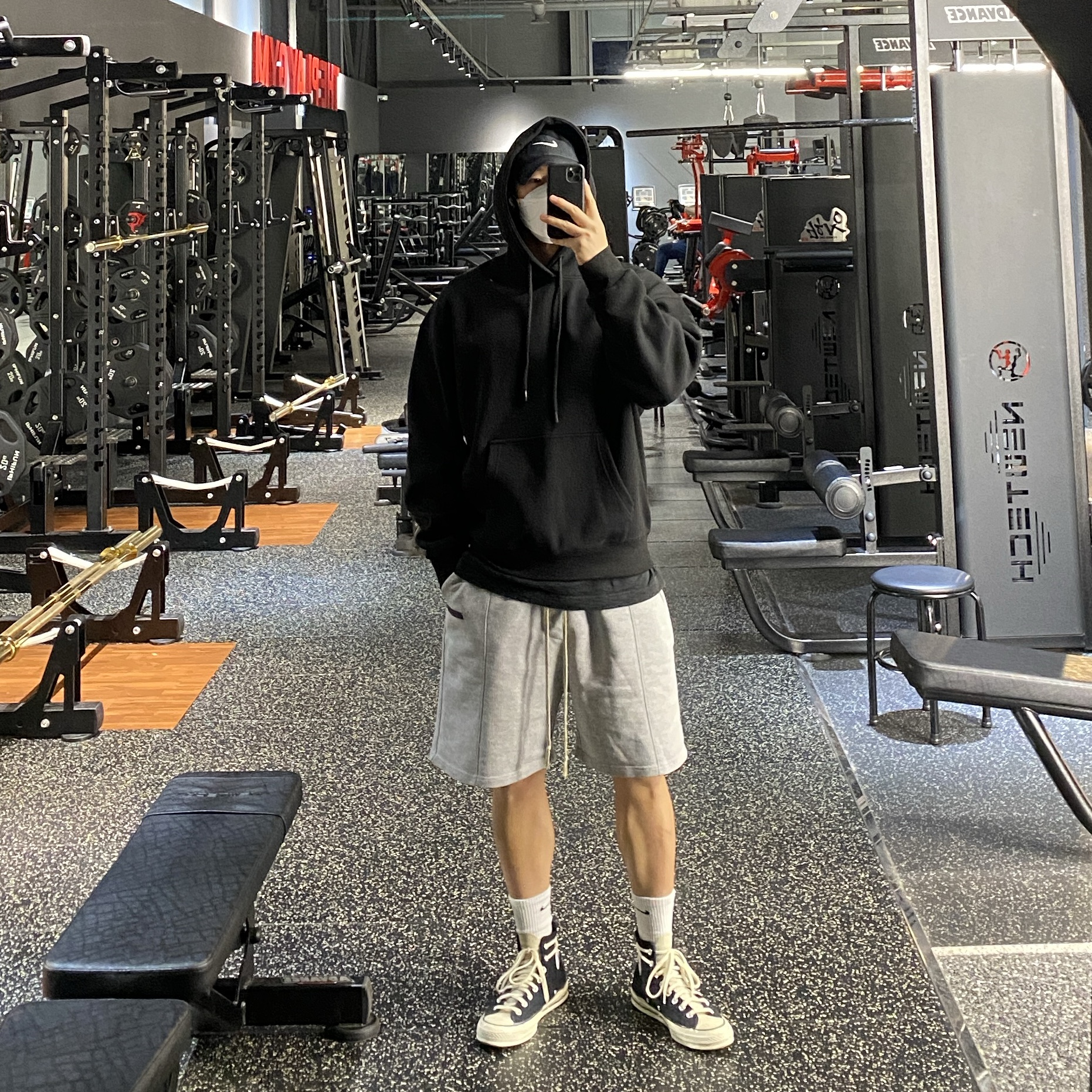 Converse x Fear of God Essentials Chuck 70 Hi Black 2020 착용 스타일 - 3