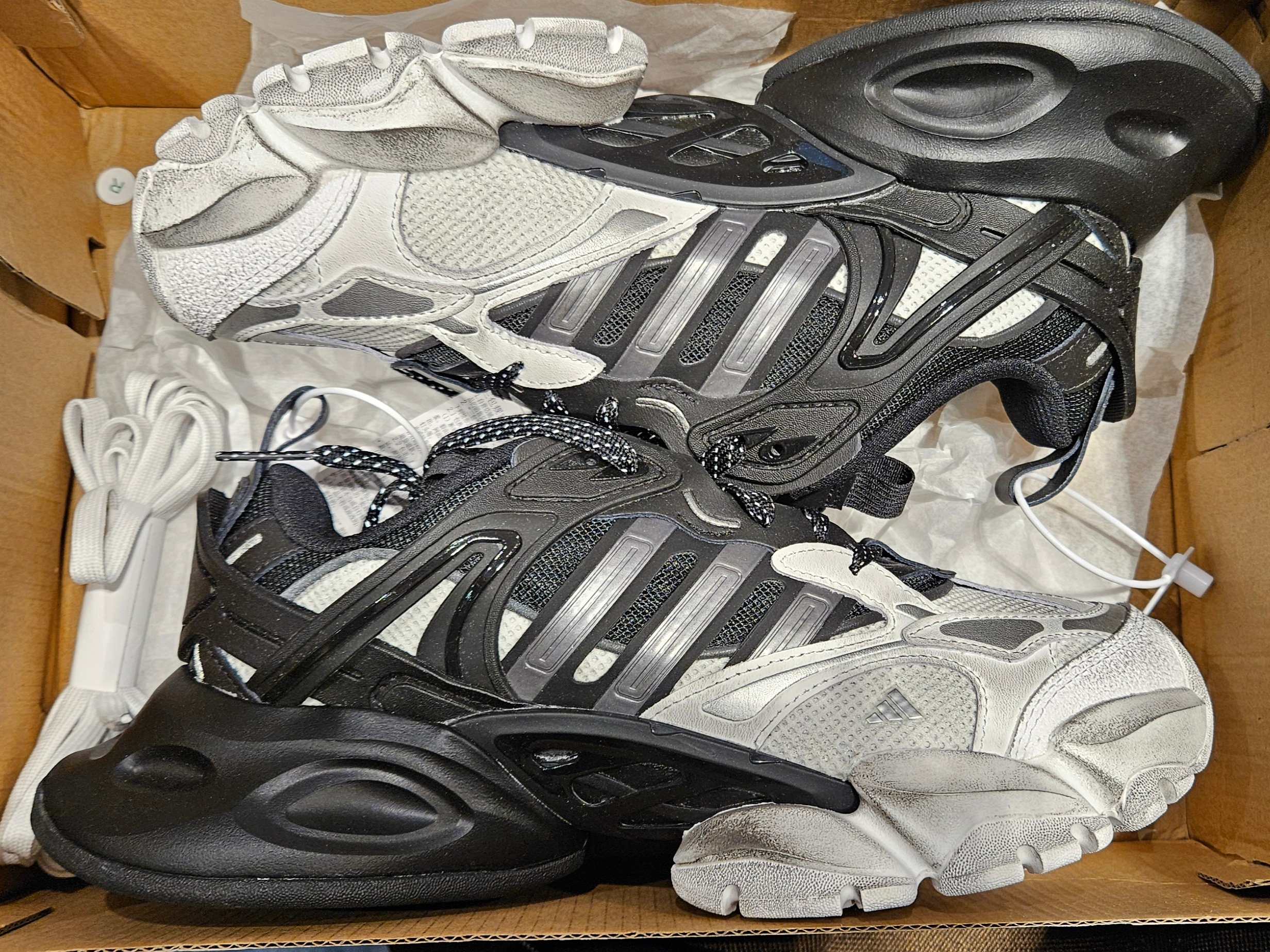 Adidas Vento XLG Runner Deluxe Sneakers White Black 착용 스타일 - 1