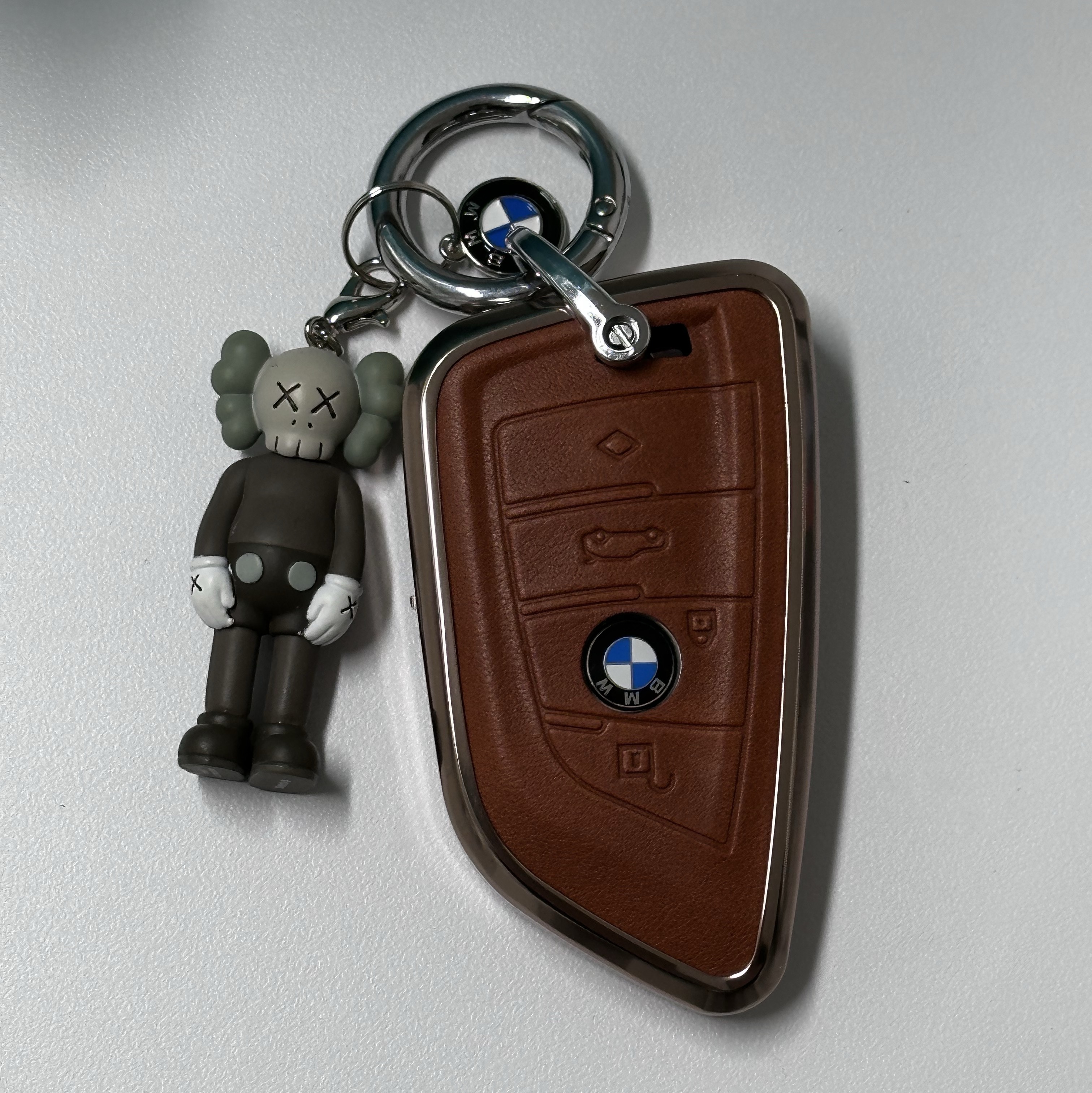 Kaws Tokyo First Companion Keychain Brown 착용 스타일