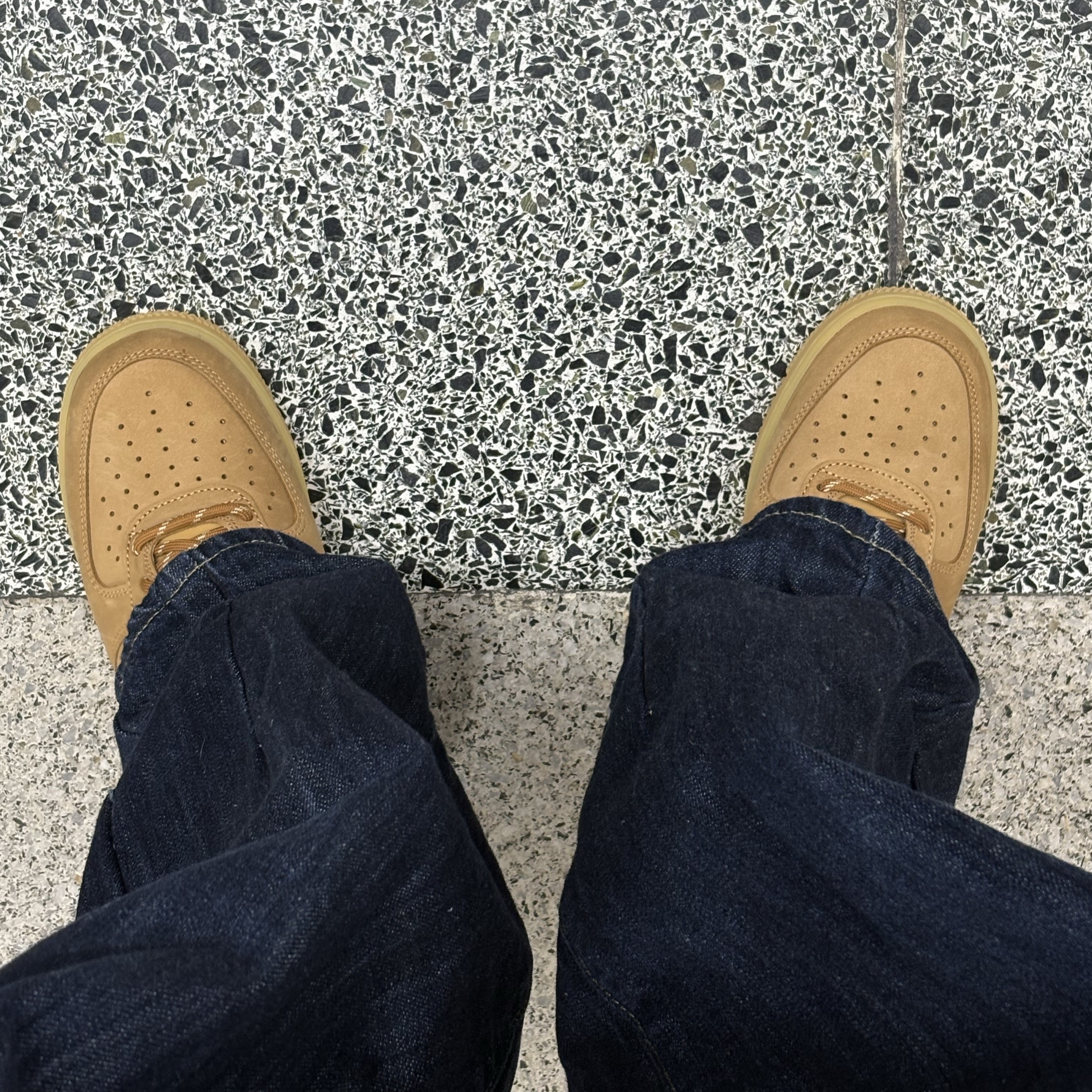 Nike Air Force 1 '07 WB Flax 착용 스타일 - 2