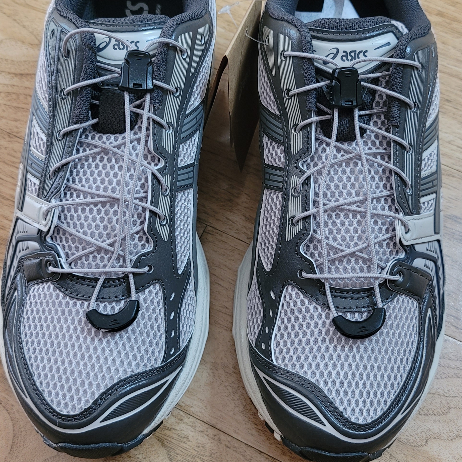 Asics Unlimited Gel-Kayano 14 Oyster Grey Clay Grey 착용 스타일
